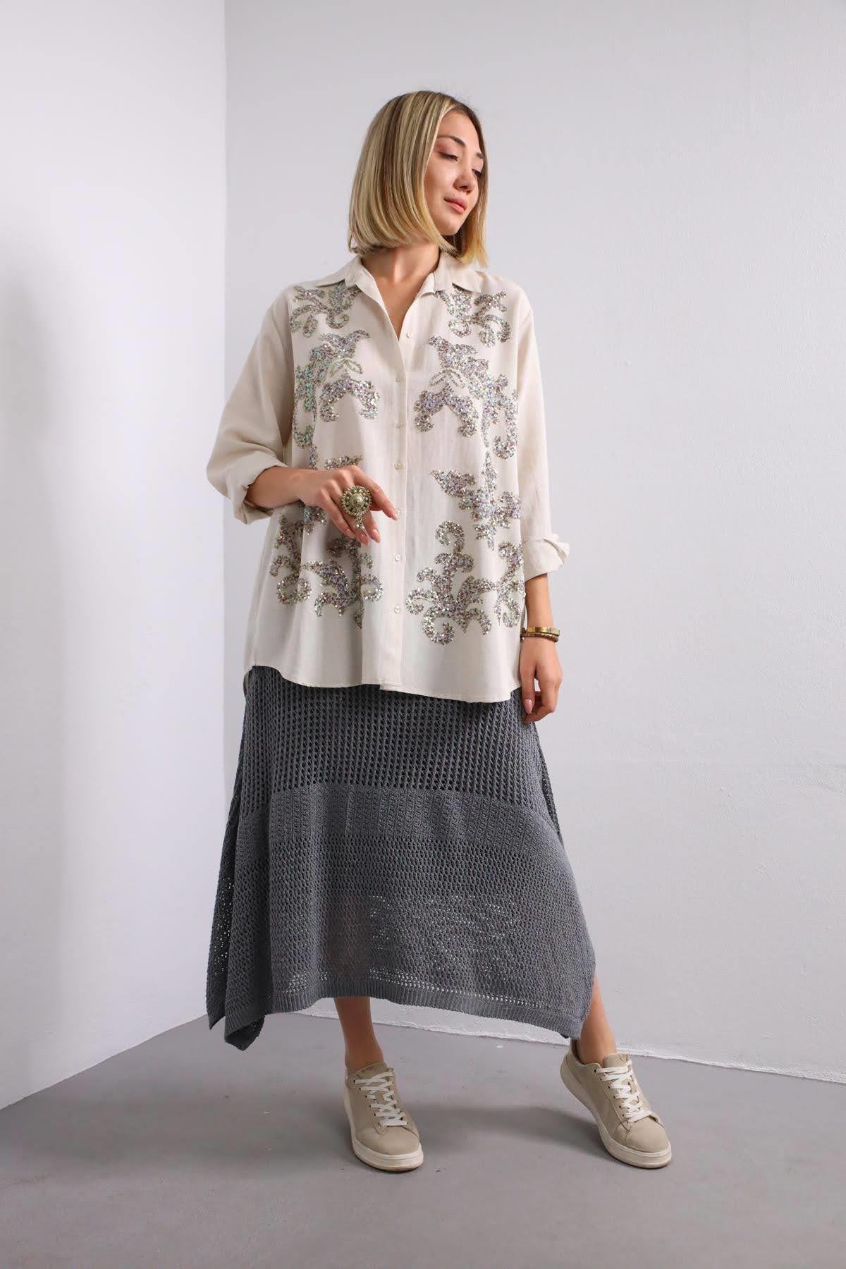  Krem Rengi Pul İşlemeli Yuvarlak Kesim Gömlek