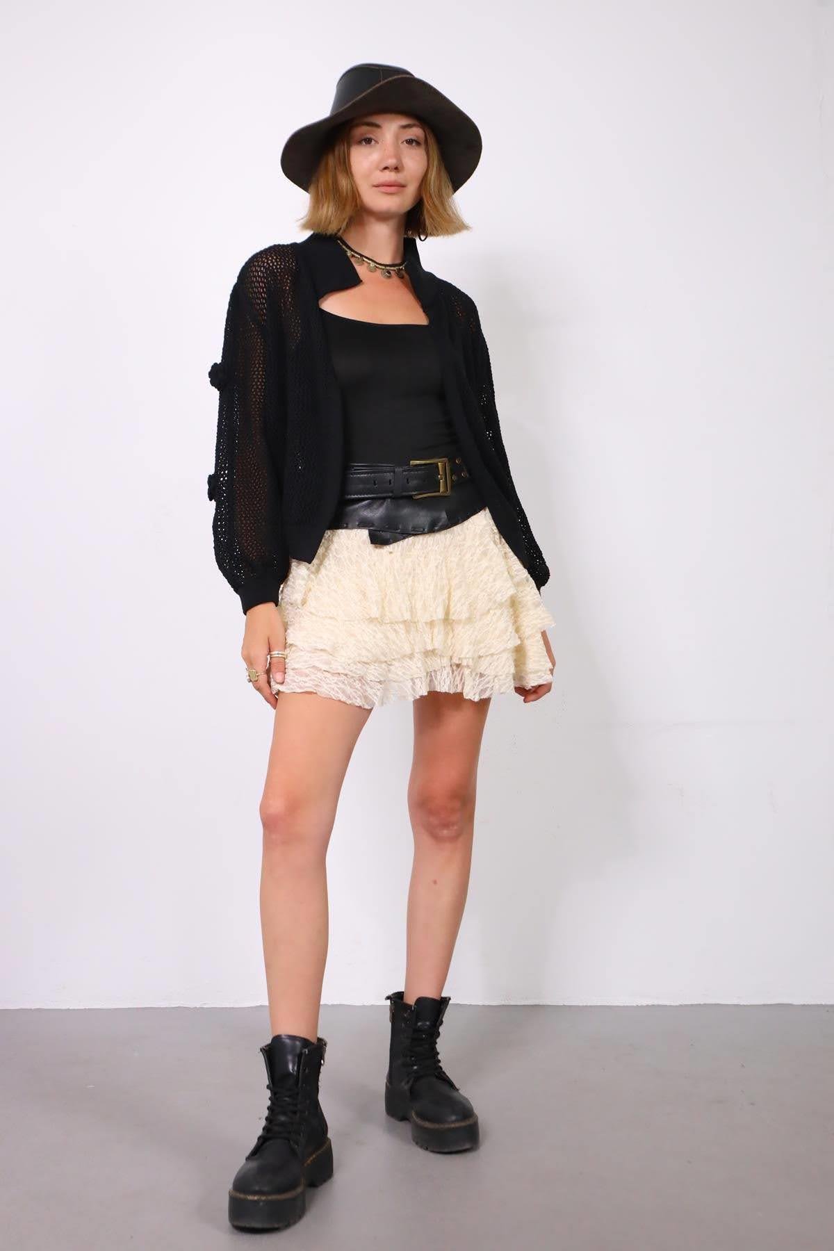  Siyah Kolları Gül Detaylı File Hırka