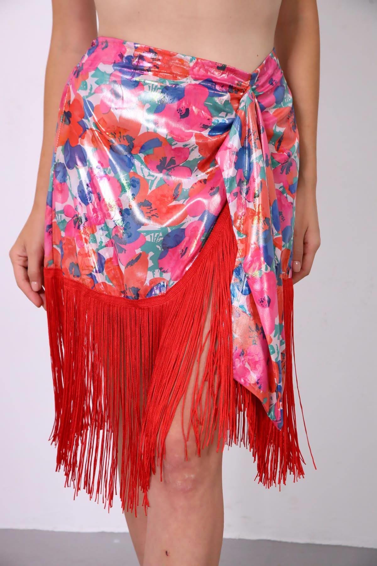  Kırmızı Püsküllü Kemer Detaylı İpek Etek