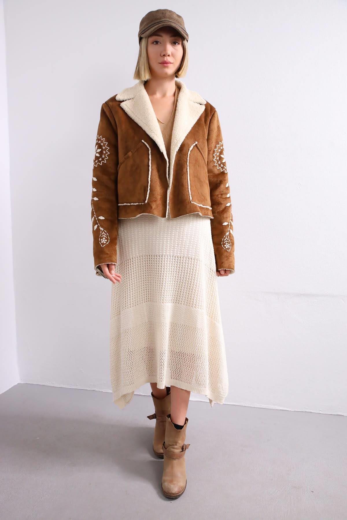 Taba Çiçek İşlemeli Kısa Nubuk Ceket - Şaman Butik Taba Çiçek İşlemeli Kısa Nubuk Ceket