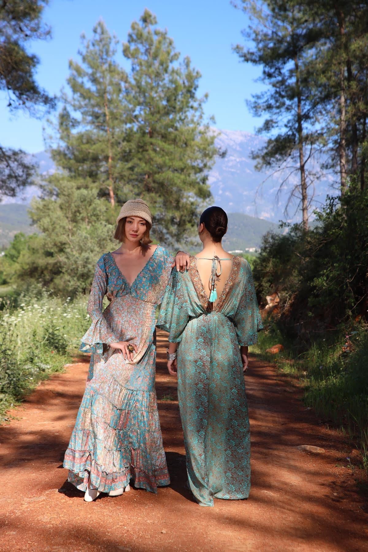 Gök Mavi Derin V Yaka Gipeli İspanyol Kol İpek Elbise - Şaman Butik Gök Mavi Derin V Yaka Gipeli İspanyol Kol İpek Elbise