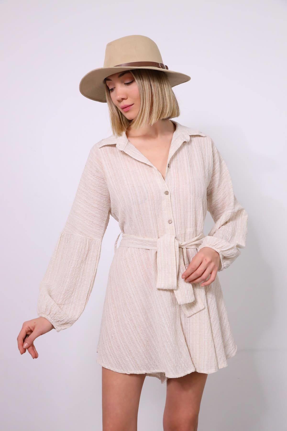  Bej Kuşaklı Kısa Şortlu Tulum