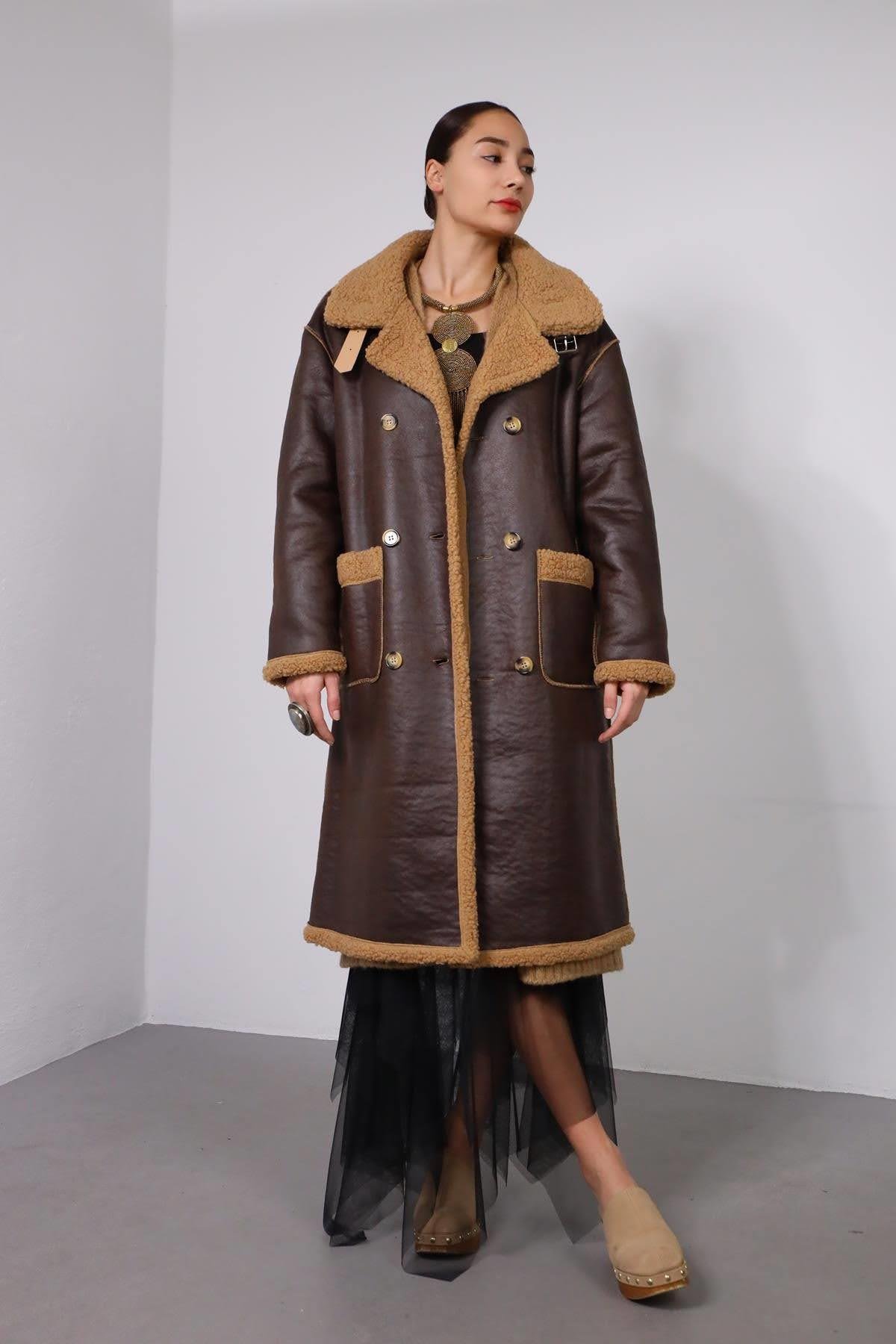 Kahverengi Kemer Detaylı Kaban - Şaman Butik Kahverengi Kemer Detaylı Kaban