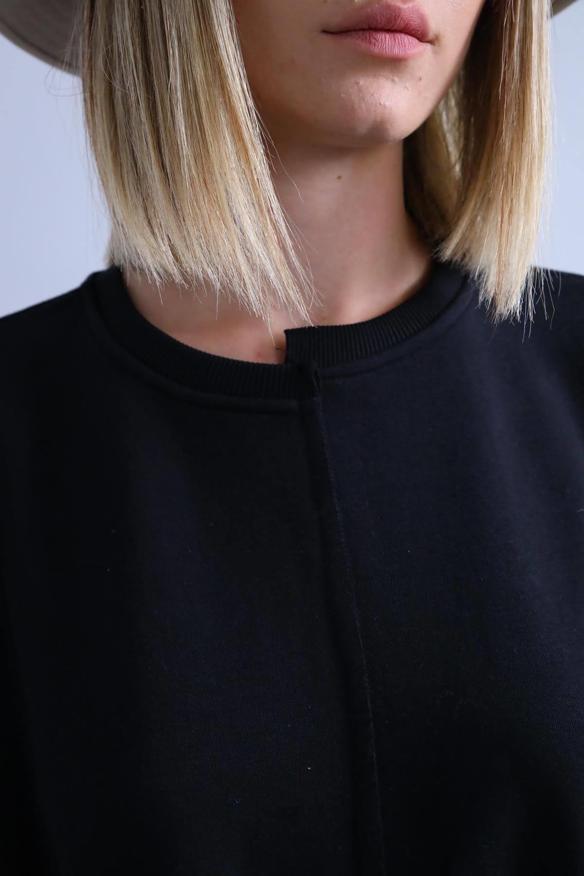  Siyah Önü Dikişli Sweat