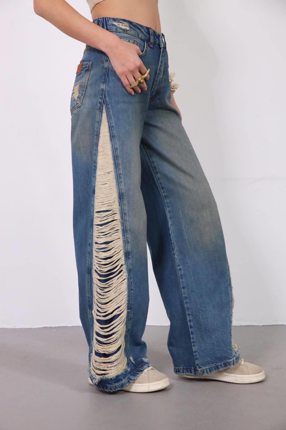 Mavi Boru Paça Yanları Yırtık Kot Pantolon - Şaman Butik Mavi Boru Paça Yanları Yırtık Kot Pantolon