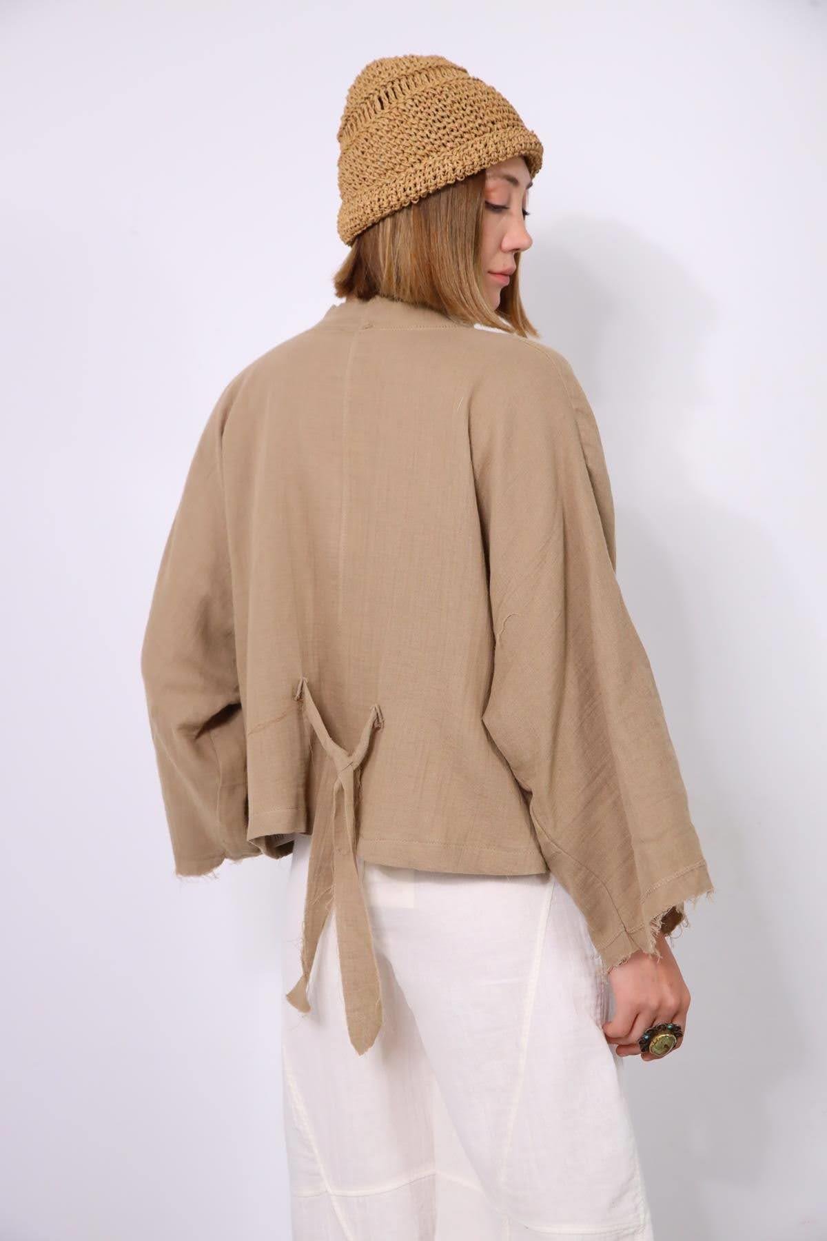  Açık Kahverengi Yarasa Kol Püsküllü Sırt Detaylı Gömlek