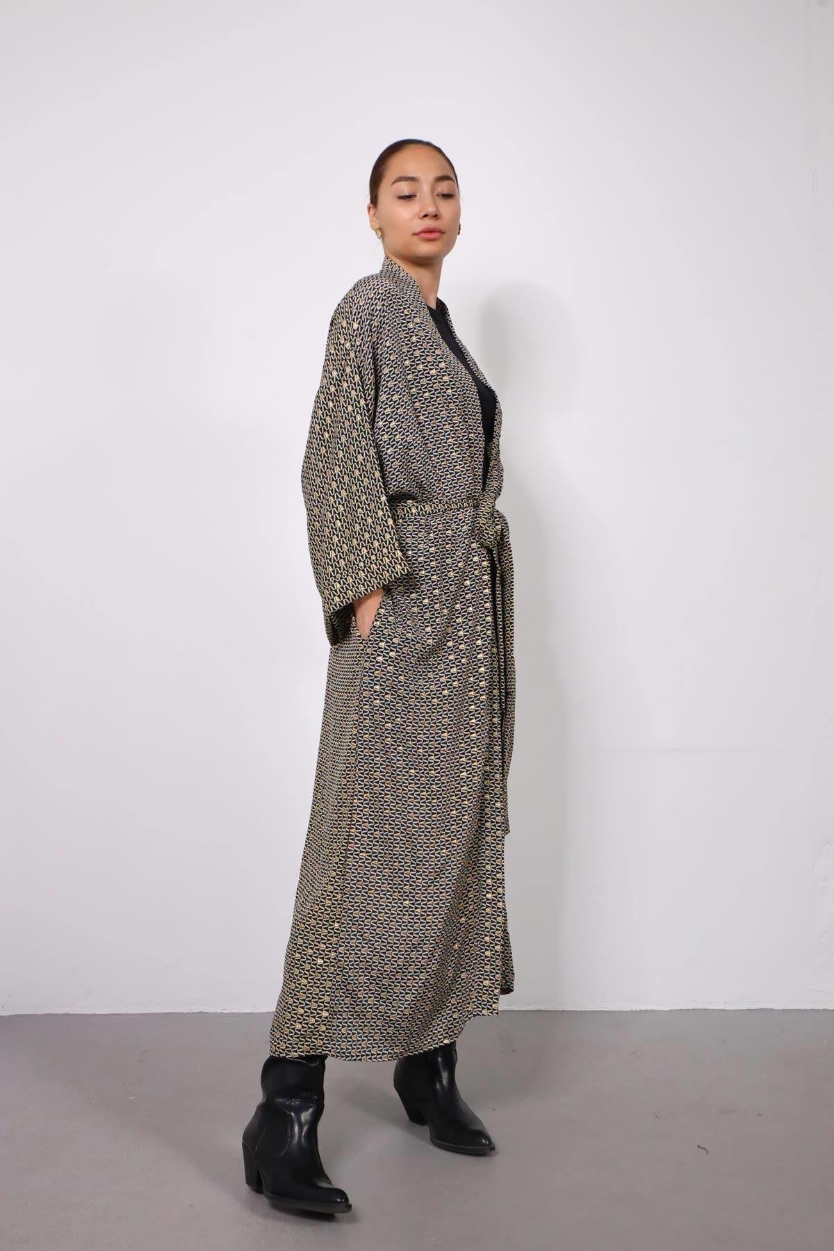 Siyah Desenli Altın Varaklı Kaftan - Şaman Butik Siyah Desenli Altın Varaklı Kaftan
