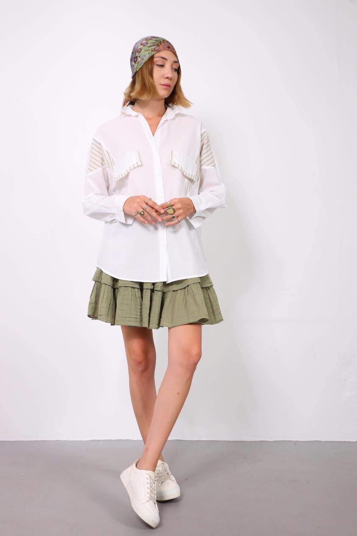  Beyaz Garni Detaylı Sahte Cep Kapaklı Gömlek