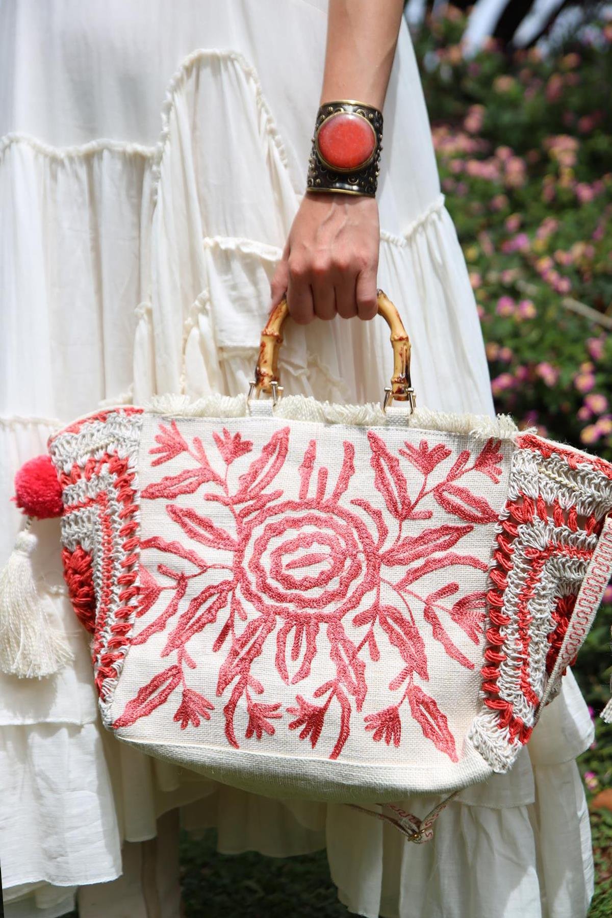  Ekru İşlemeli Bohem Çanta