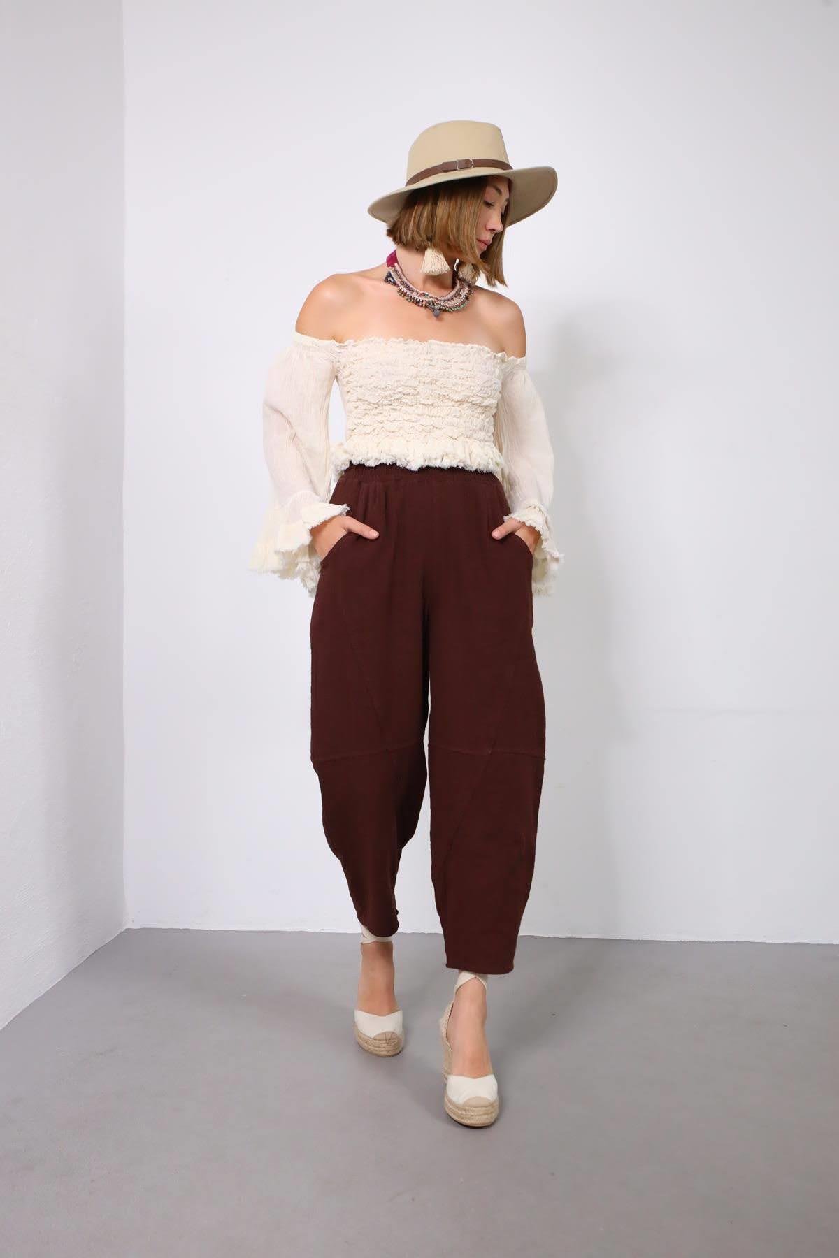 Ekru Madonna Yaka Volanlı Truvakar Kol Crop Bluz - Şaman Butik Ekru Madonna Yaka Volanlı Truvakar Kol Crop Bluz