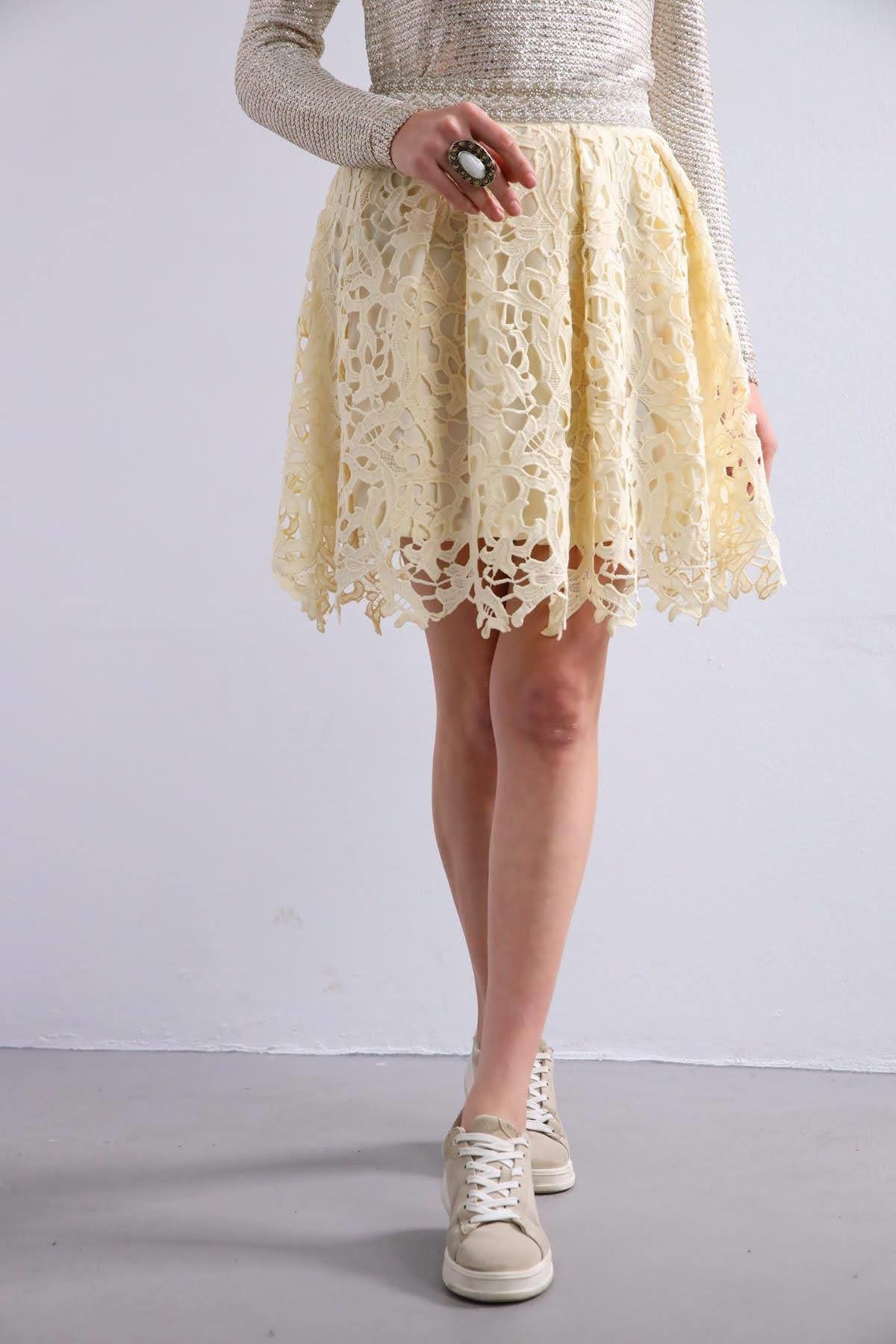 Krem Rengi Beli İnci ve Taş İşlemeli Güpürlü Etek - Şaman Butik Krem Rengi Beli İnci ve Taş İşlemeli Güpürlü Etek