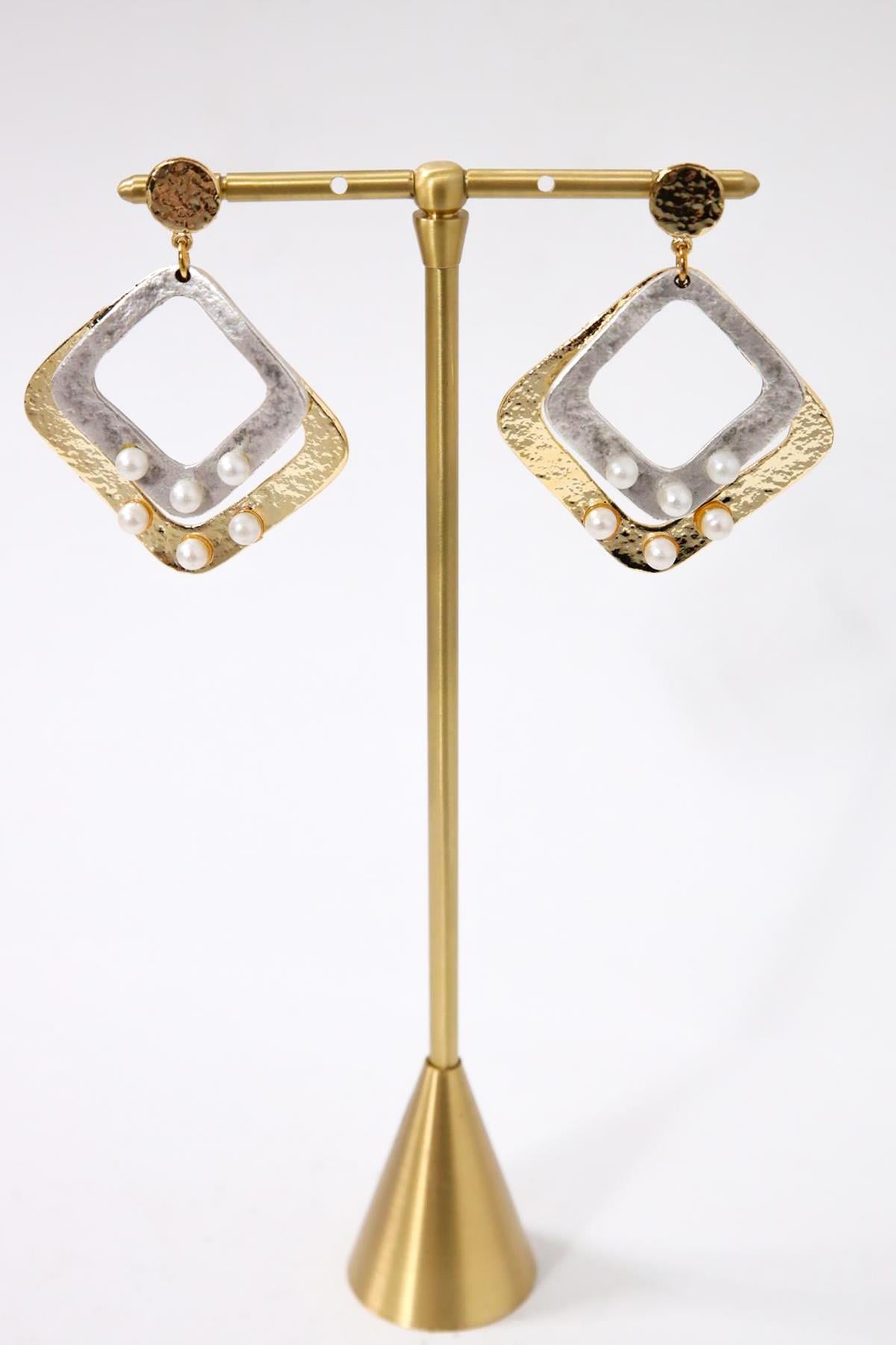 İnci Detaylı Geometrik Tasarım Küpe - Şaman Butik İnci Detaylı Geometrik Tasarım Küpe