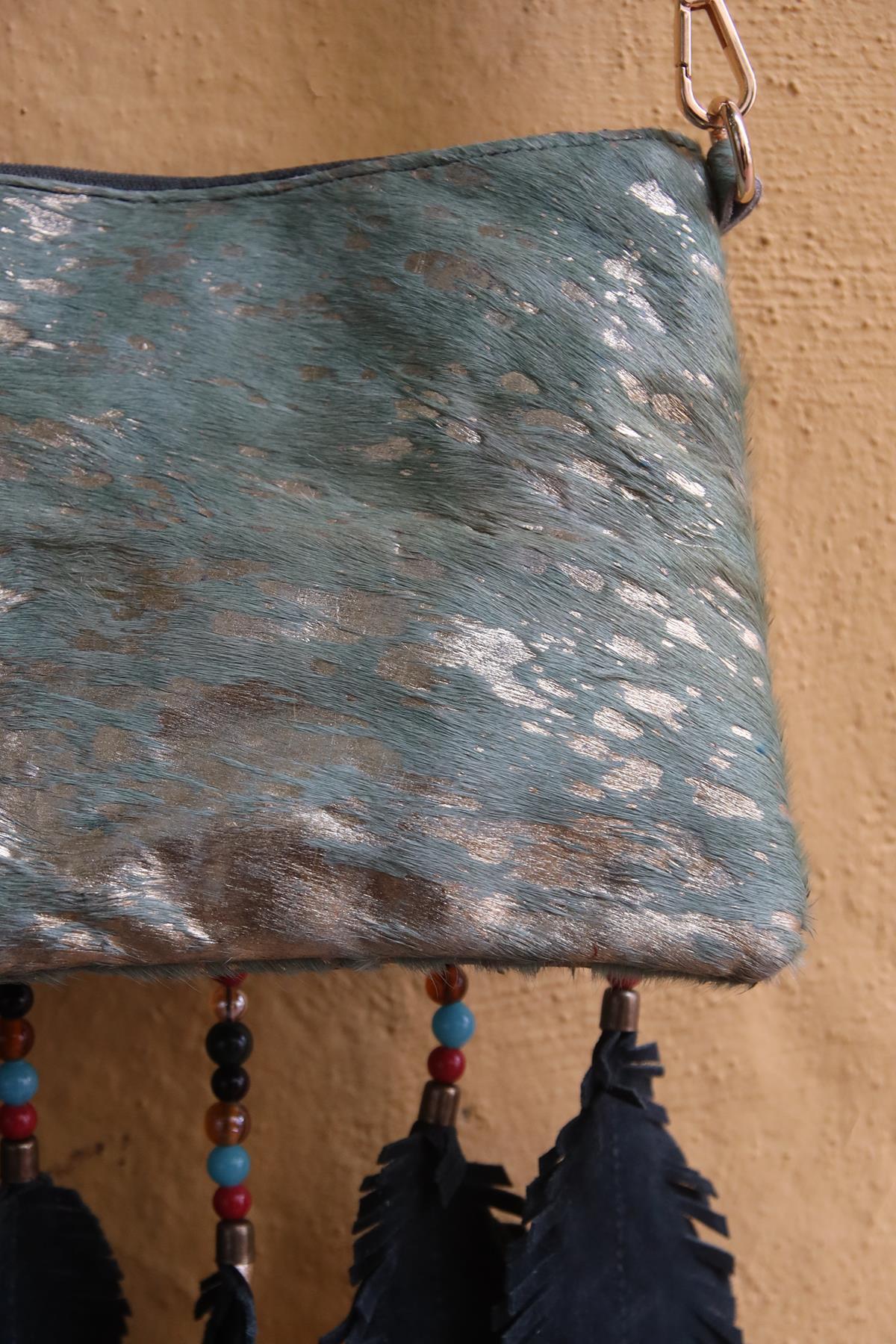 Açık Yeşil Deniz Kabuklu Boncuk Püsküllü Tay Tüyü Tasarım Çanta