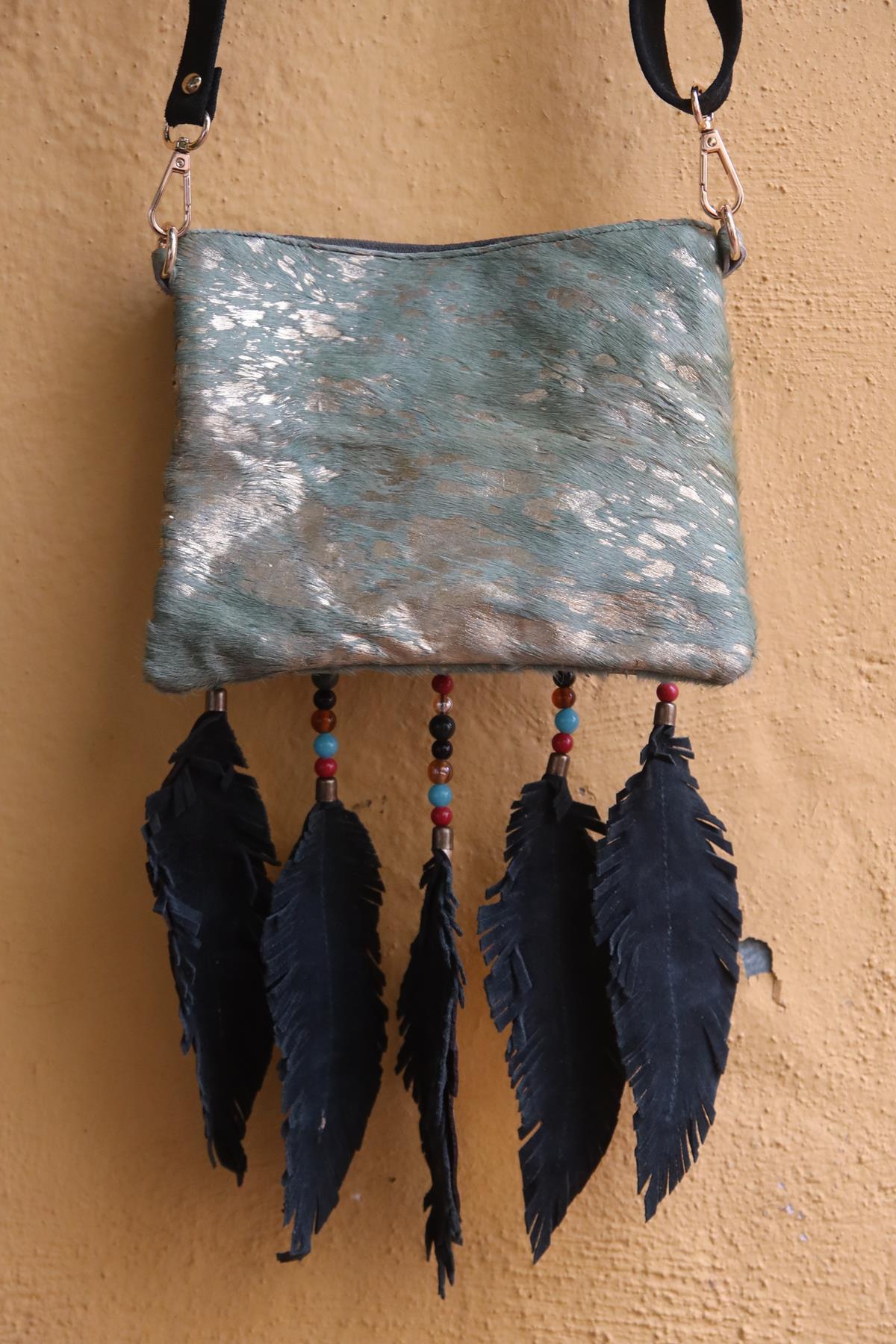 Açık Yeşil Deniz Kabuklu Boncuk Püsküllü Tay Tüyü Tasarım Çanta