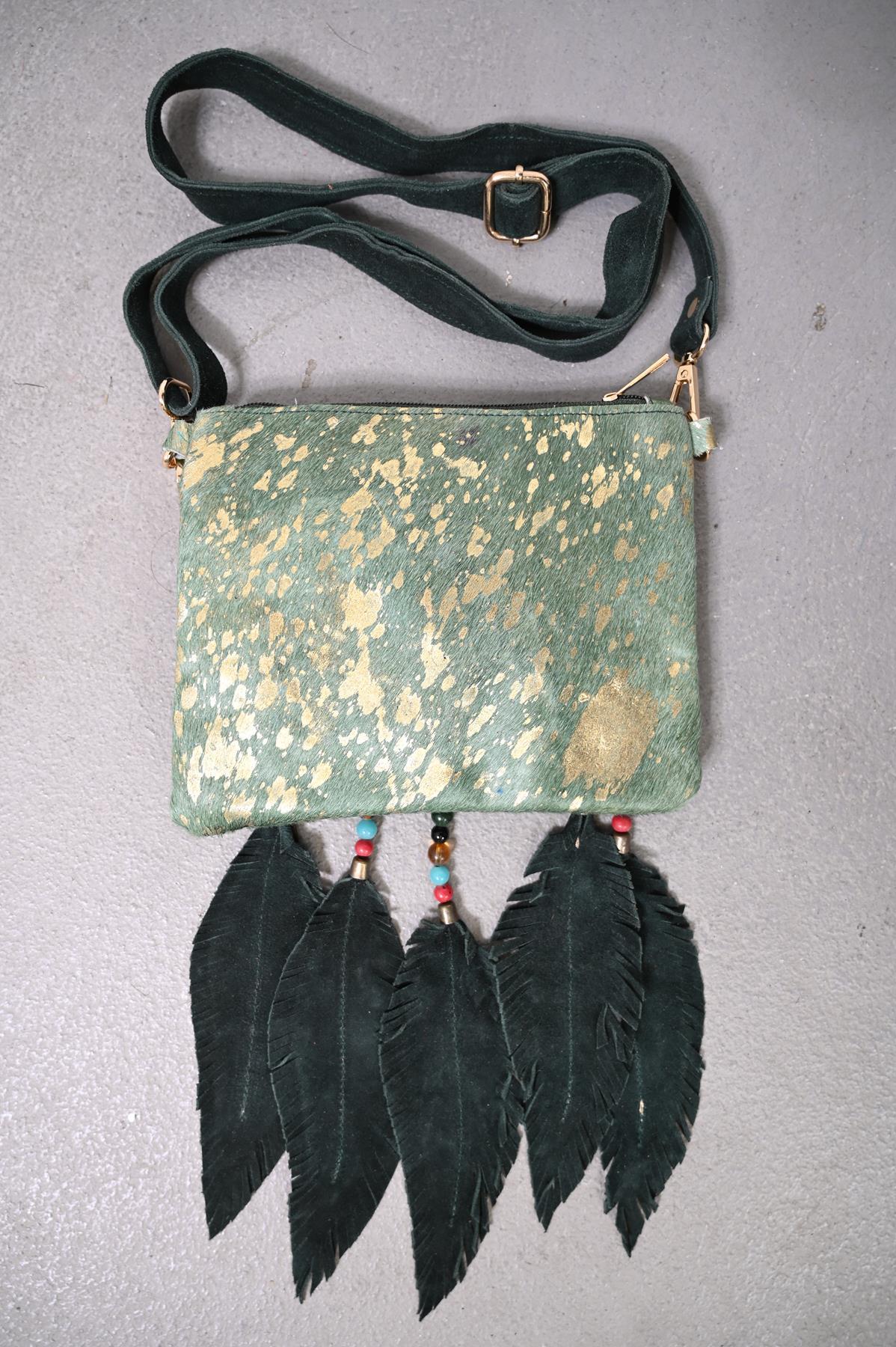 Açık Yeşil Deniz Kabuklu Boncuk Püsküllü Tay Tüyü Tasarım Çanta