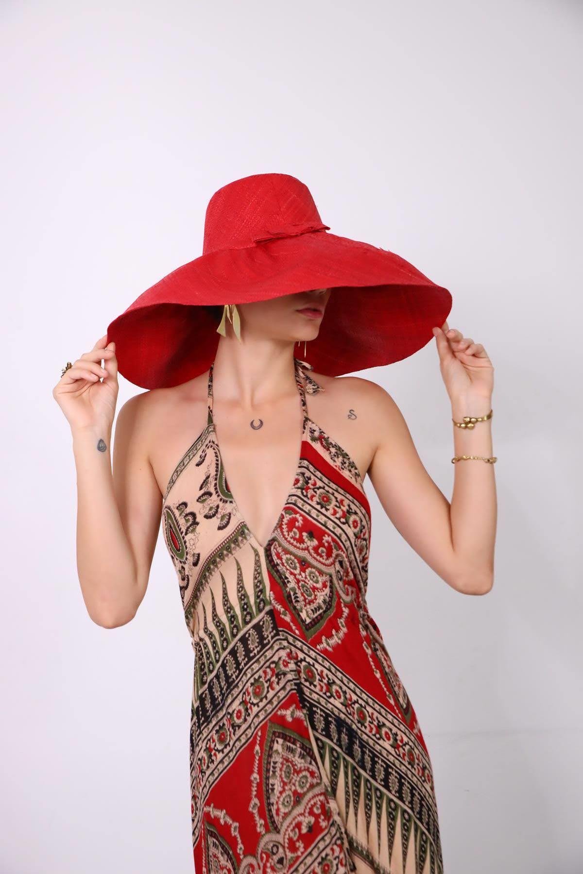  Kırmızı Raffia Şapka