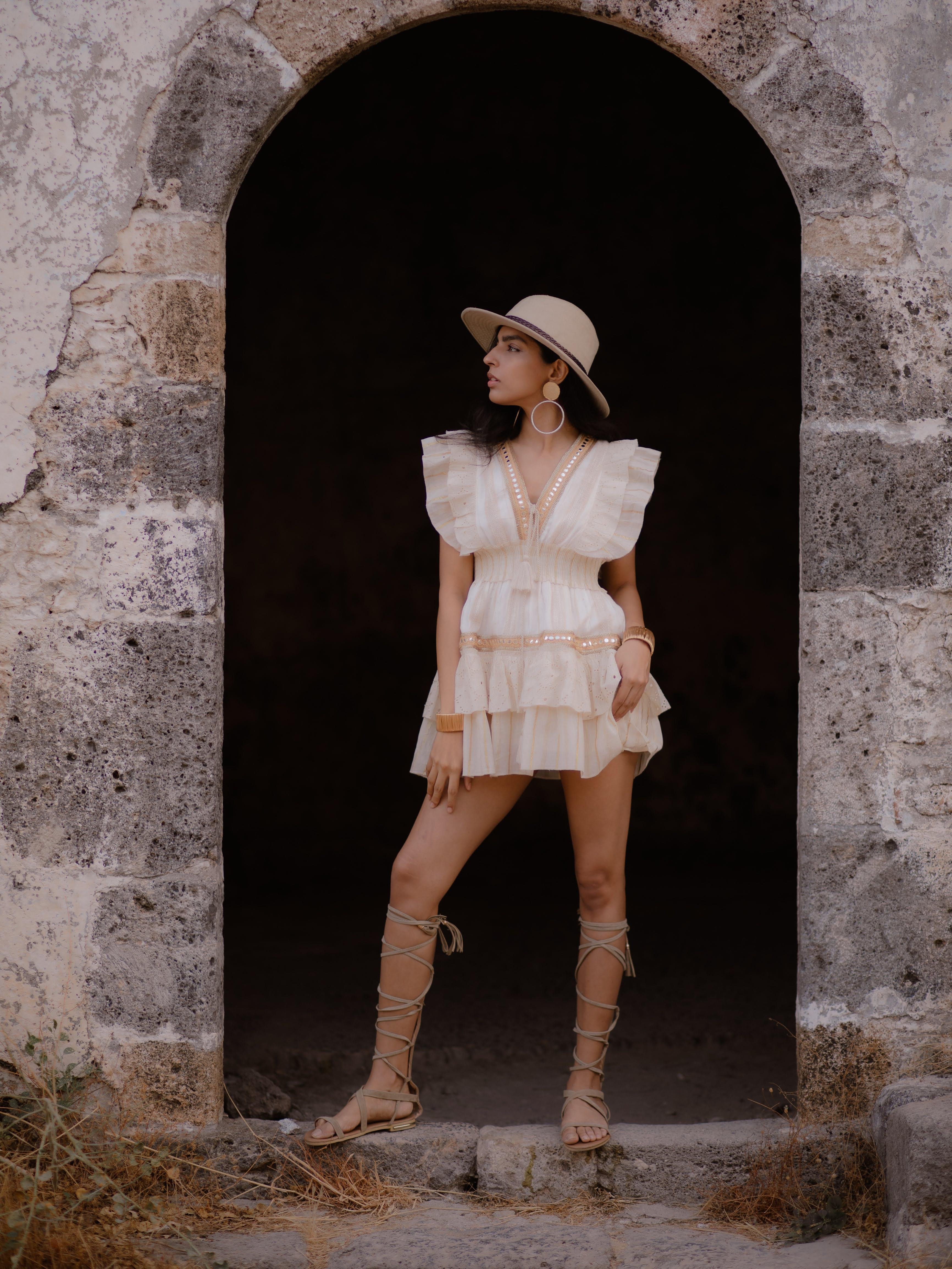 Ekru Volanlı Ayna ve Fisto Detaylı Mini Tasarım Elbise - Şaman Butik Ekru Volanlı Ayna ve Fisto Detaylı Mini Tasarım Elbise