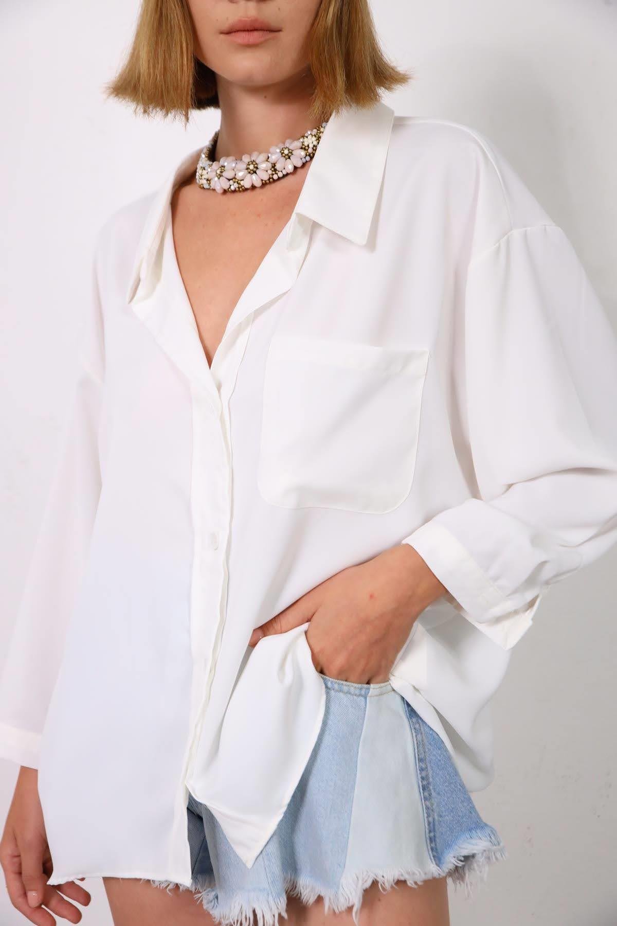  Beyaz Truvakar Kol Oversize Gömlek