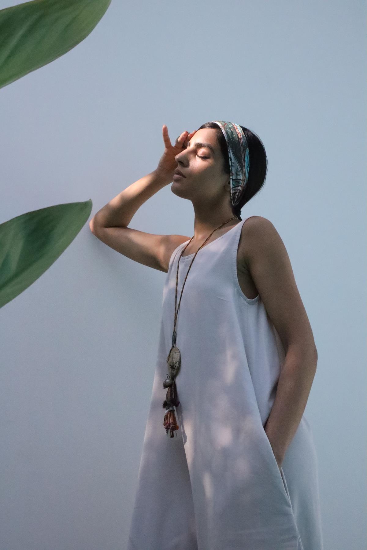 Taş Rengi Sırt Detaylı Kısa Salopet Tulum Taş Rengi Sırt Detaylı Kısa Salopet Tulum