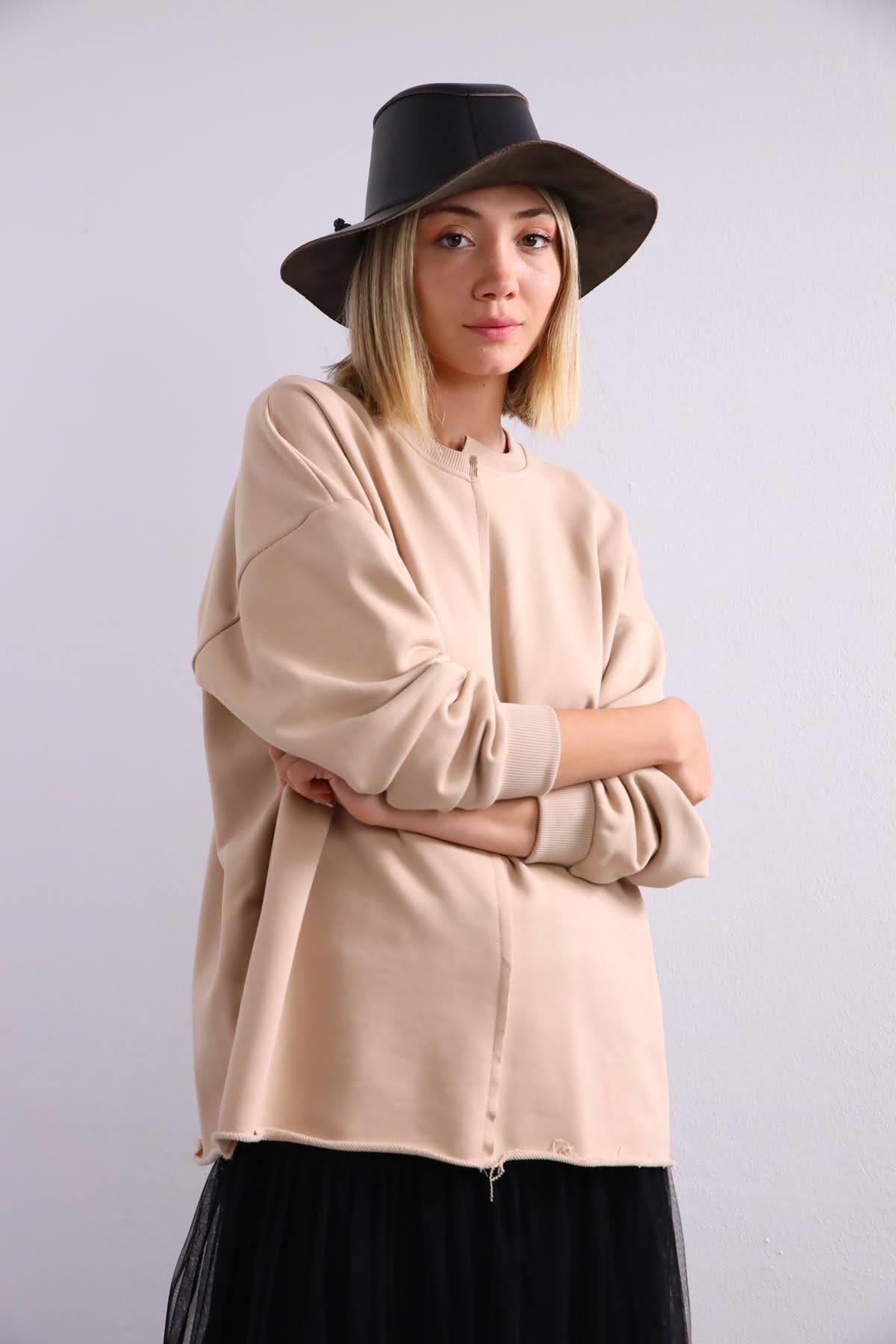  Krem Rengi Önü Dikişli Sweat