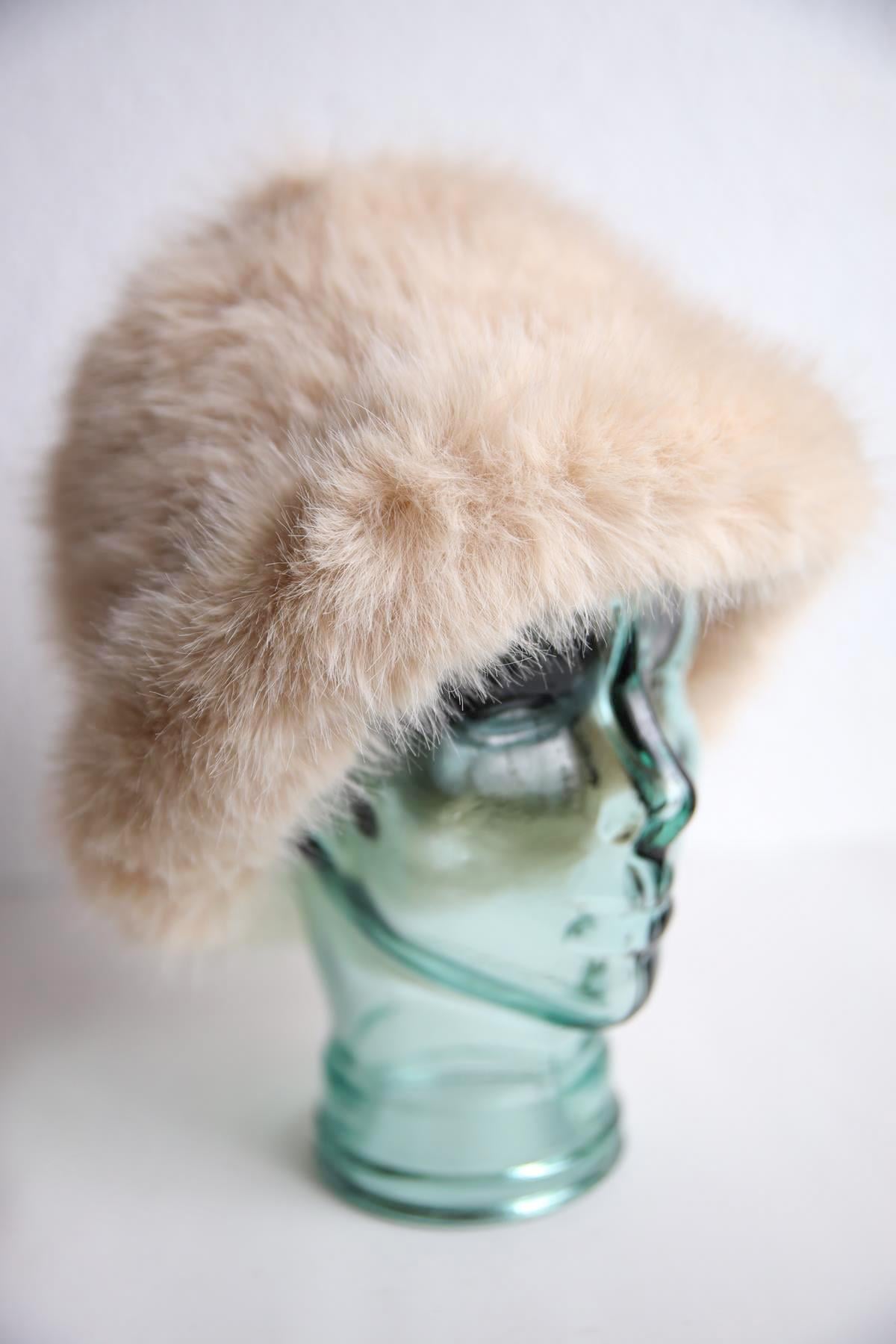  Krem Rengi Tüylü Pucket Şapka