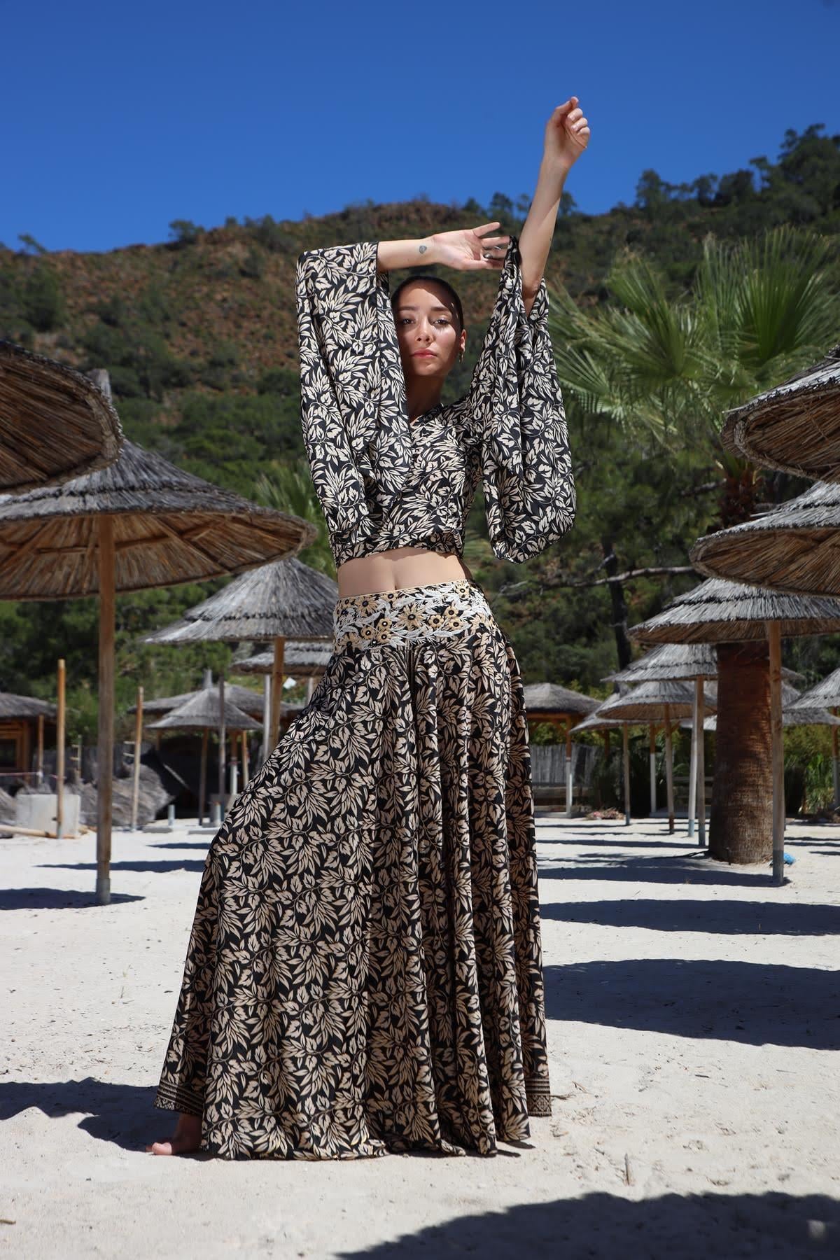 Siyah Desenli İpek Pantolon Etek - Şaman Butik Siyah Desenli İpek Pantolon Etek