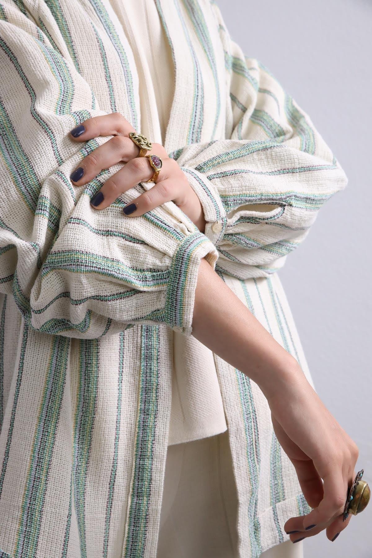  Krem Rengi Çizgili Keten Ceket