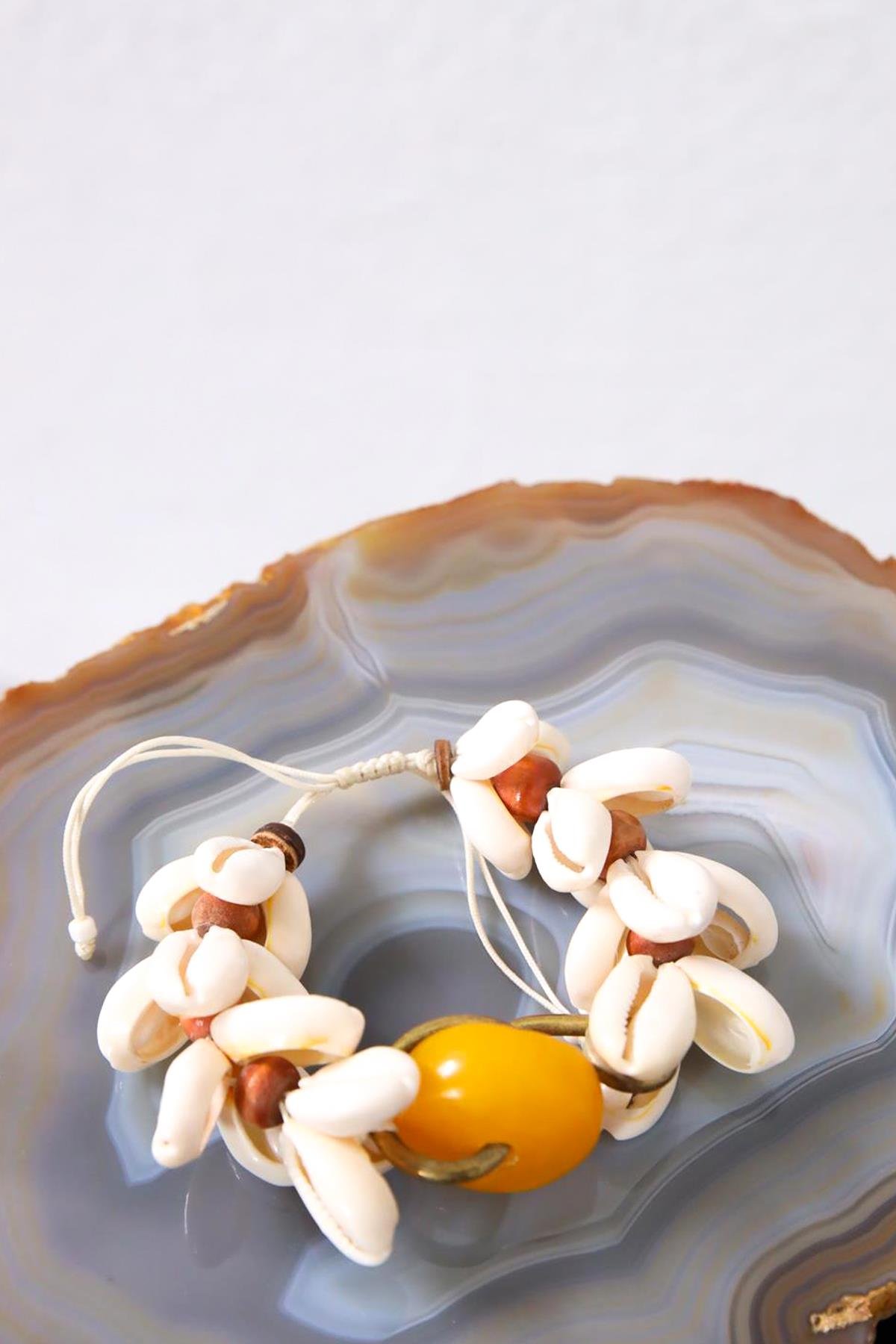 Bronz Ve Ahşap Detaylı Reçine Deniz Kabuğu Bileklik - Şaman Butik Bronz Ve Ahşap Detaylı Reçine Deniz Kabuğu Bileklik