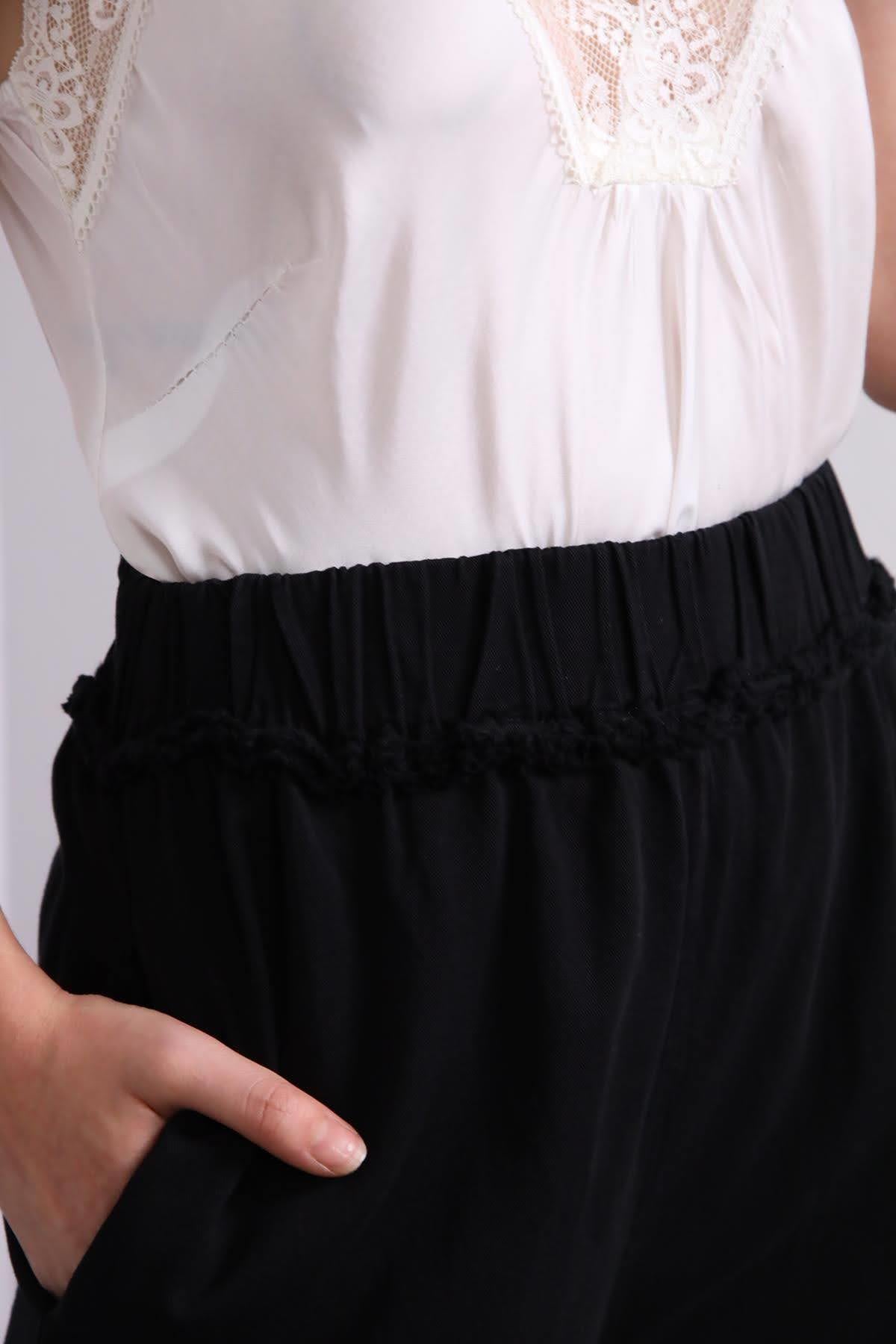 Siyah Paçası Detaylı Püsküllü Pantolon - Şaman Butik Siyah Paçası Detaylı Püsküllü Pantolon