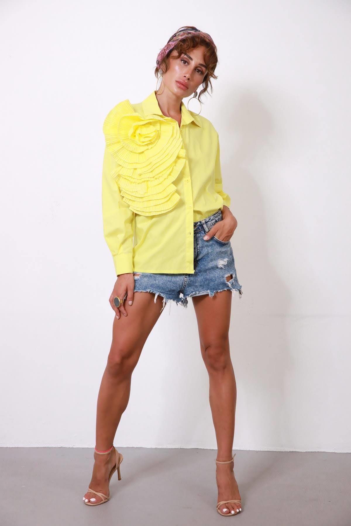  Sarı Parça Çiçek Detaylı Gömlek