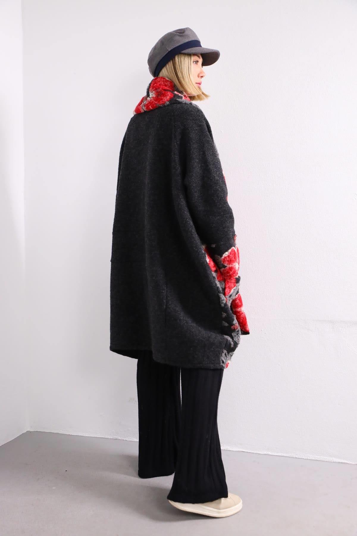 Siyah Şal Yaka Keçe Kaban - Şaman Butik Siyah Şal Yaka Keçe Kaban