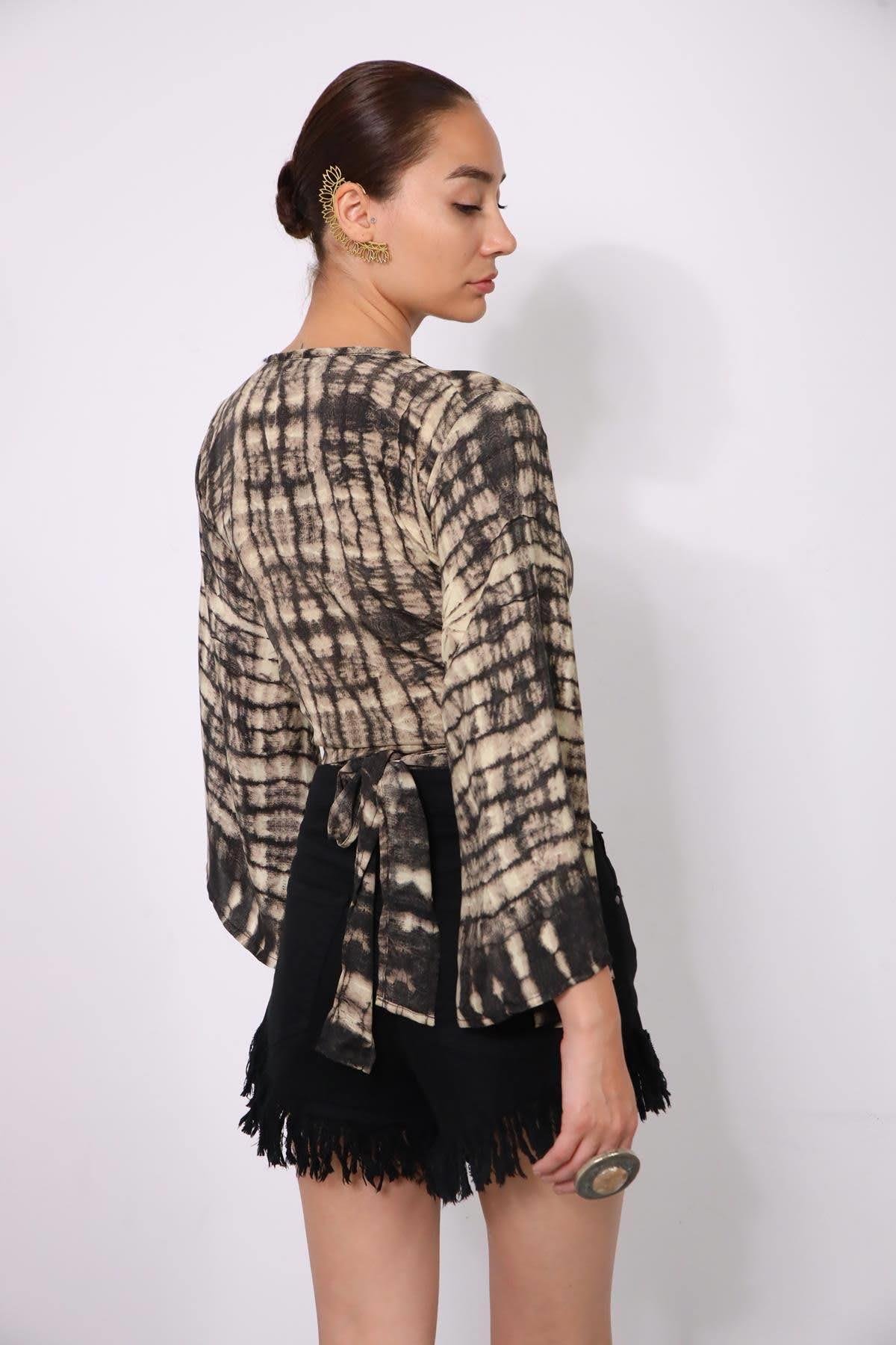 Siyah Uzun Kollu İpek Bolero - Şaman Butik Siyah Uzun Kollu İpek Bolero