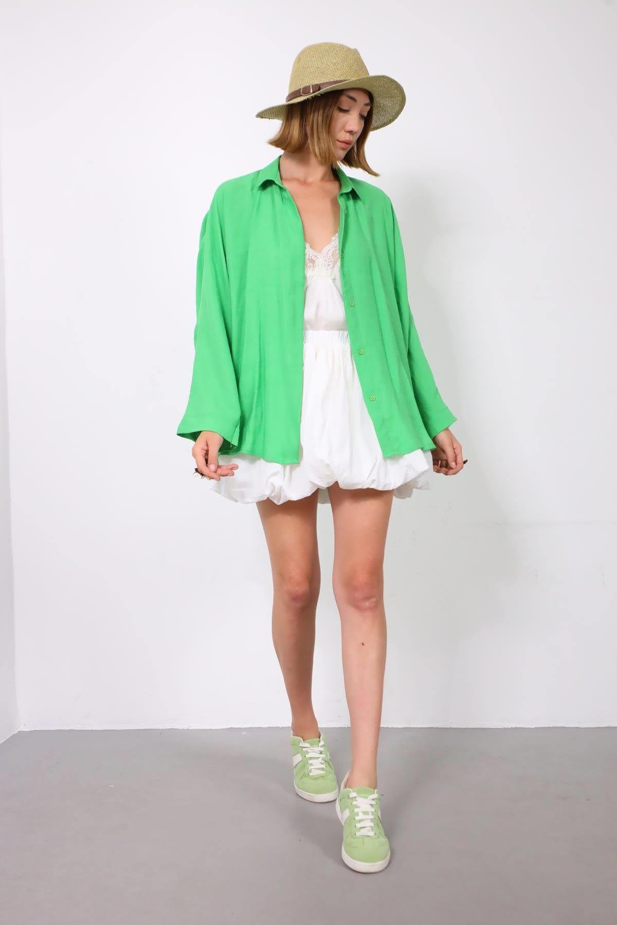 Yeşil Gizli Düğmeli Cepsiz Gömlek - Şaman Butik Yeşil Gizli Düğmeli Cepsiz Gömlek