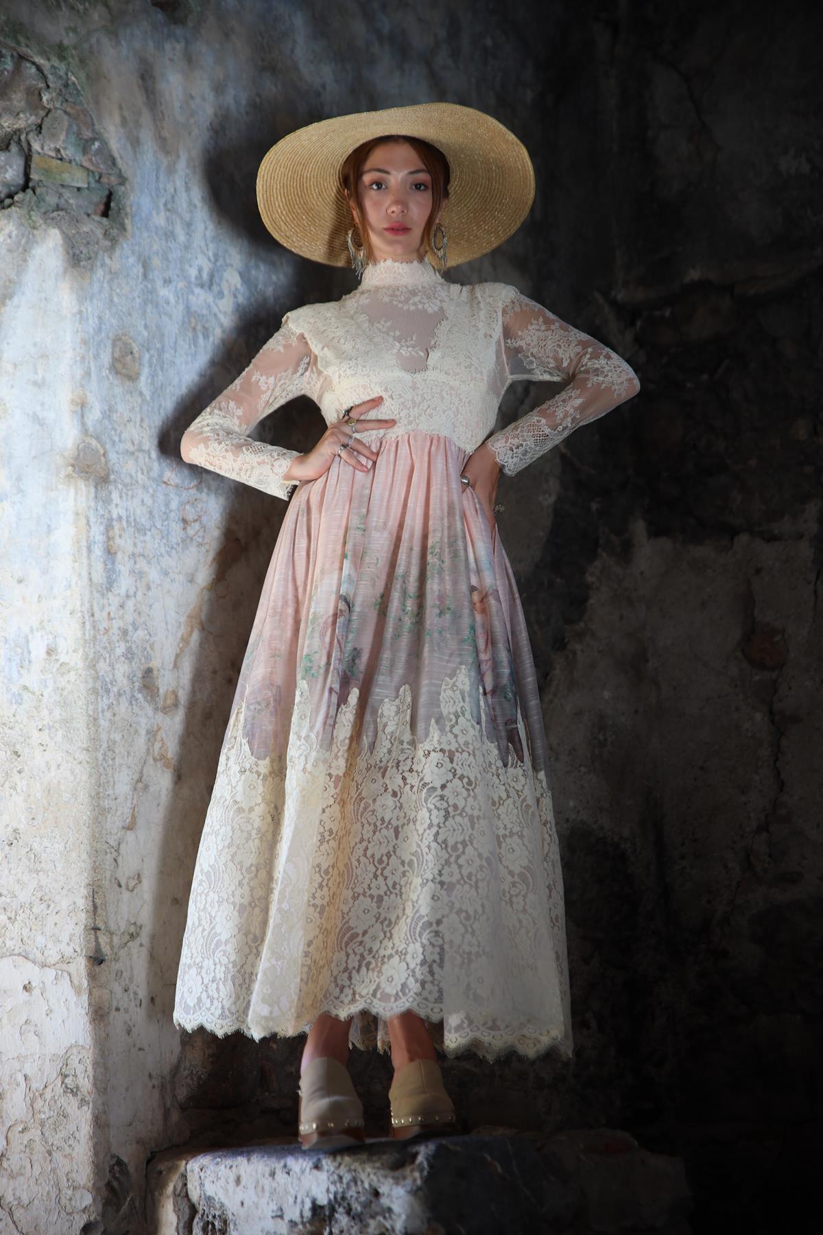  Pudra Pembe Çiçek Desenli Dantel Elbise