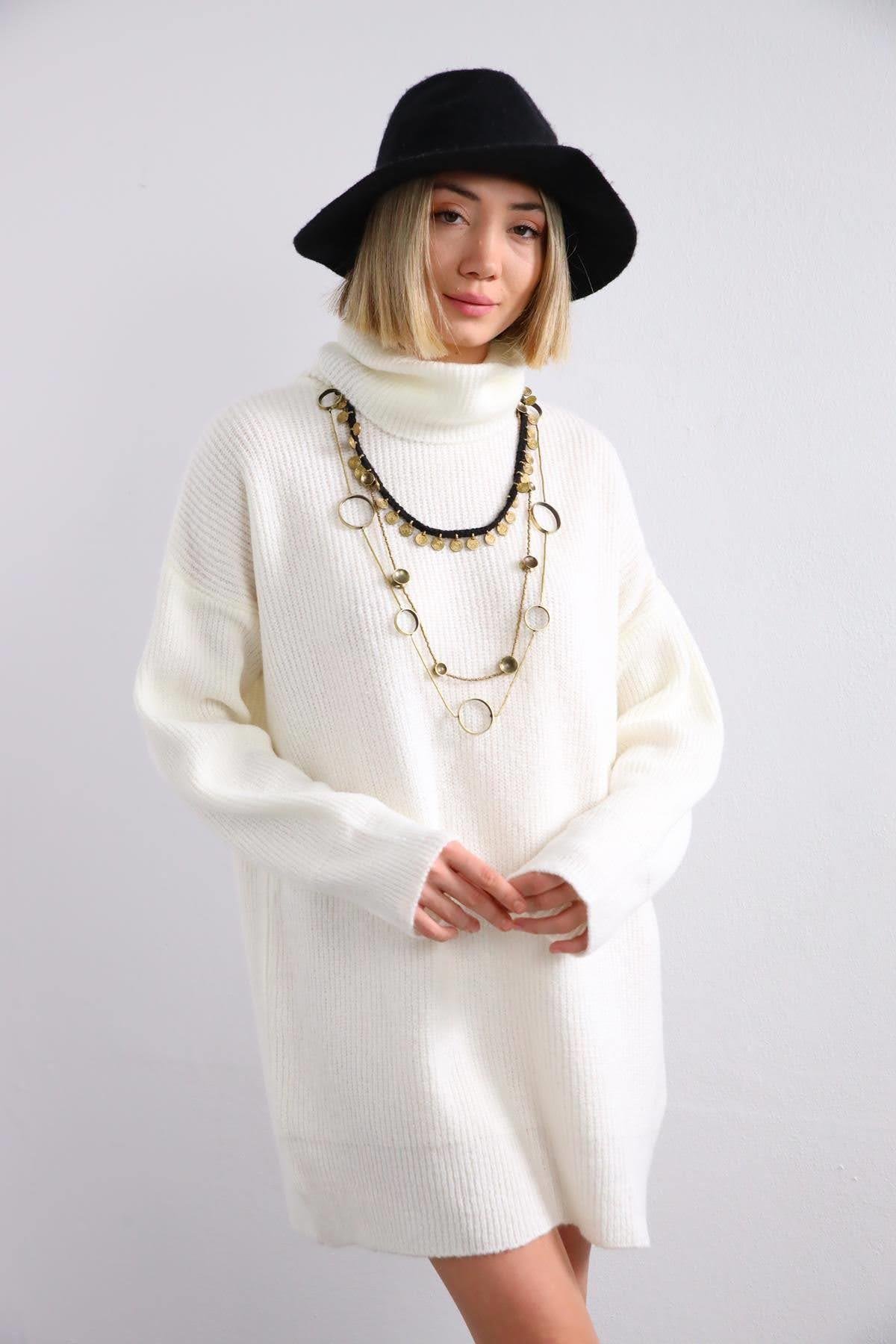 Ecru Turtleneck Long Knitted Pullover Ecru Turtleneck Long Knitted Pullover