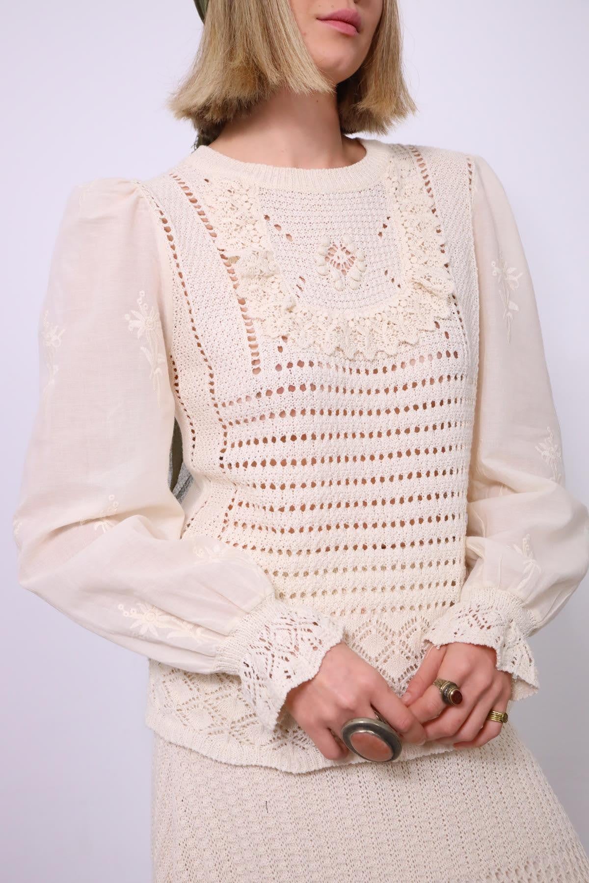 Krem Çiçek Desenli Güpür Detaylı Ajurlu Bluz - Şaman Butik Krem Çiçek Desenli Güpür Detaylı Ajurlu Bluz