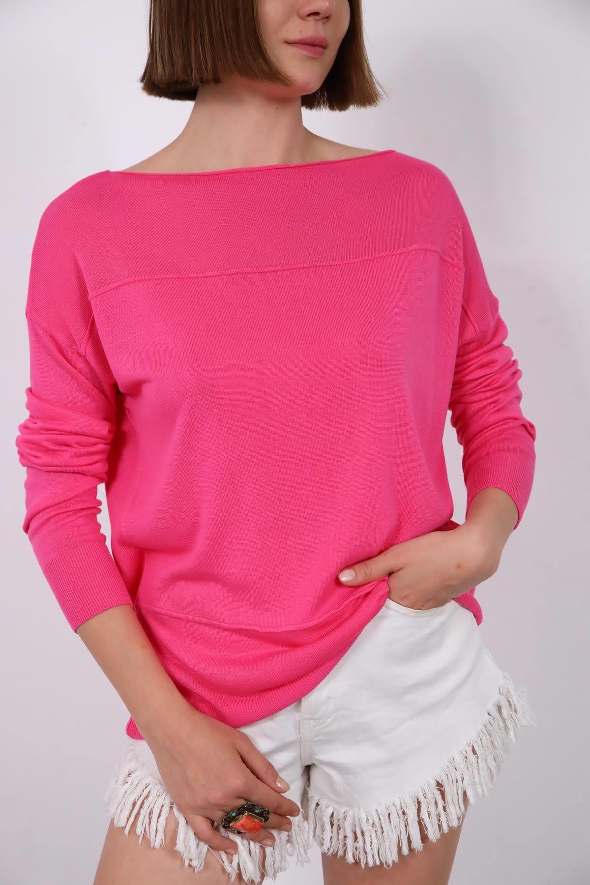  Pembe Dikiş Detaylı Kayık Yaka Merserize