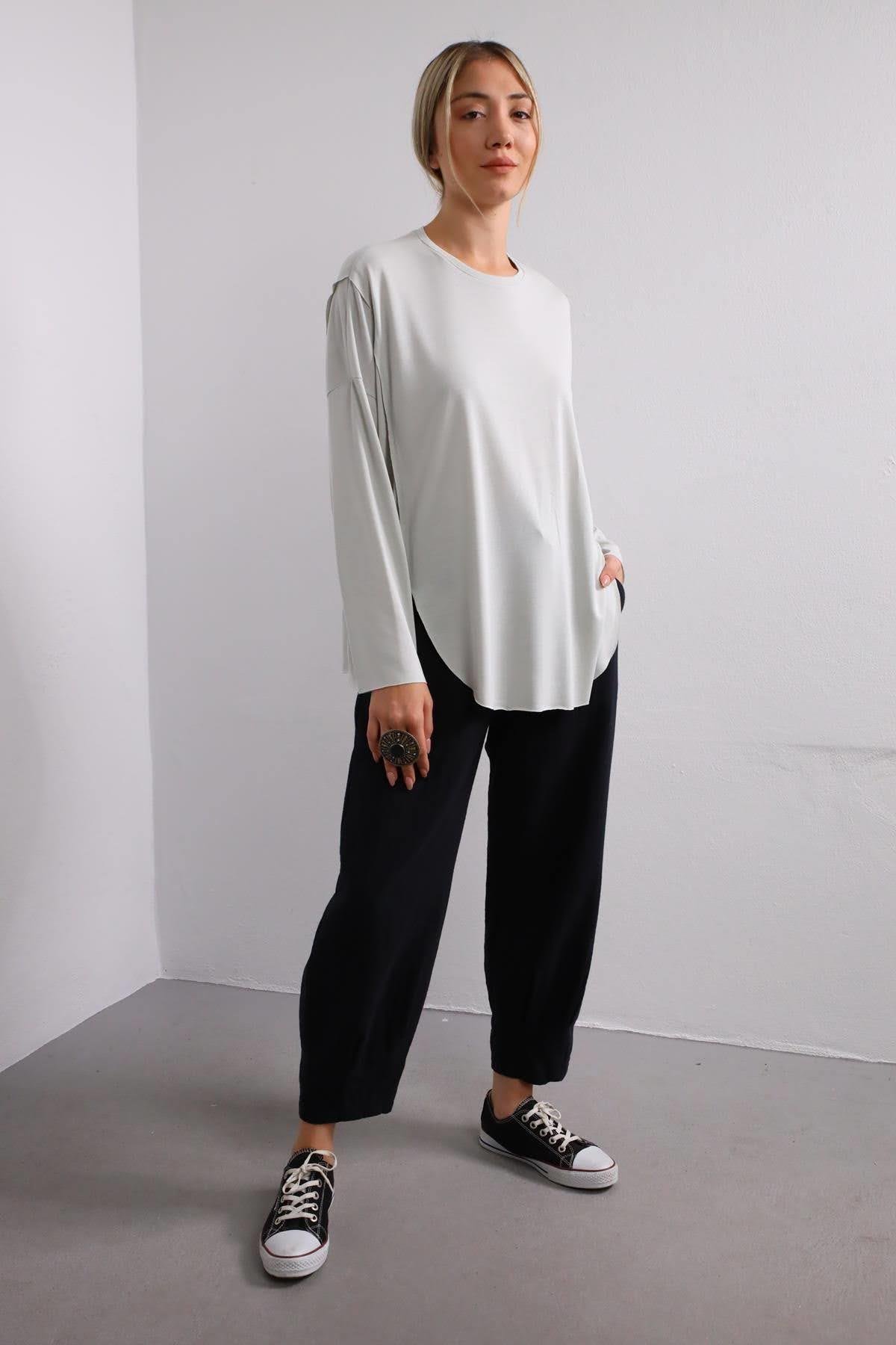 Gri Yırtmaç Detaylı Salaş Bluz - Şaman Butik Gri Yırtmaç Detaylı Salaş Bluz