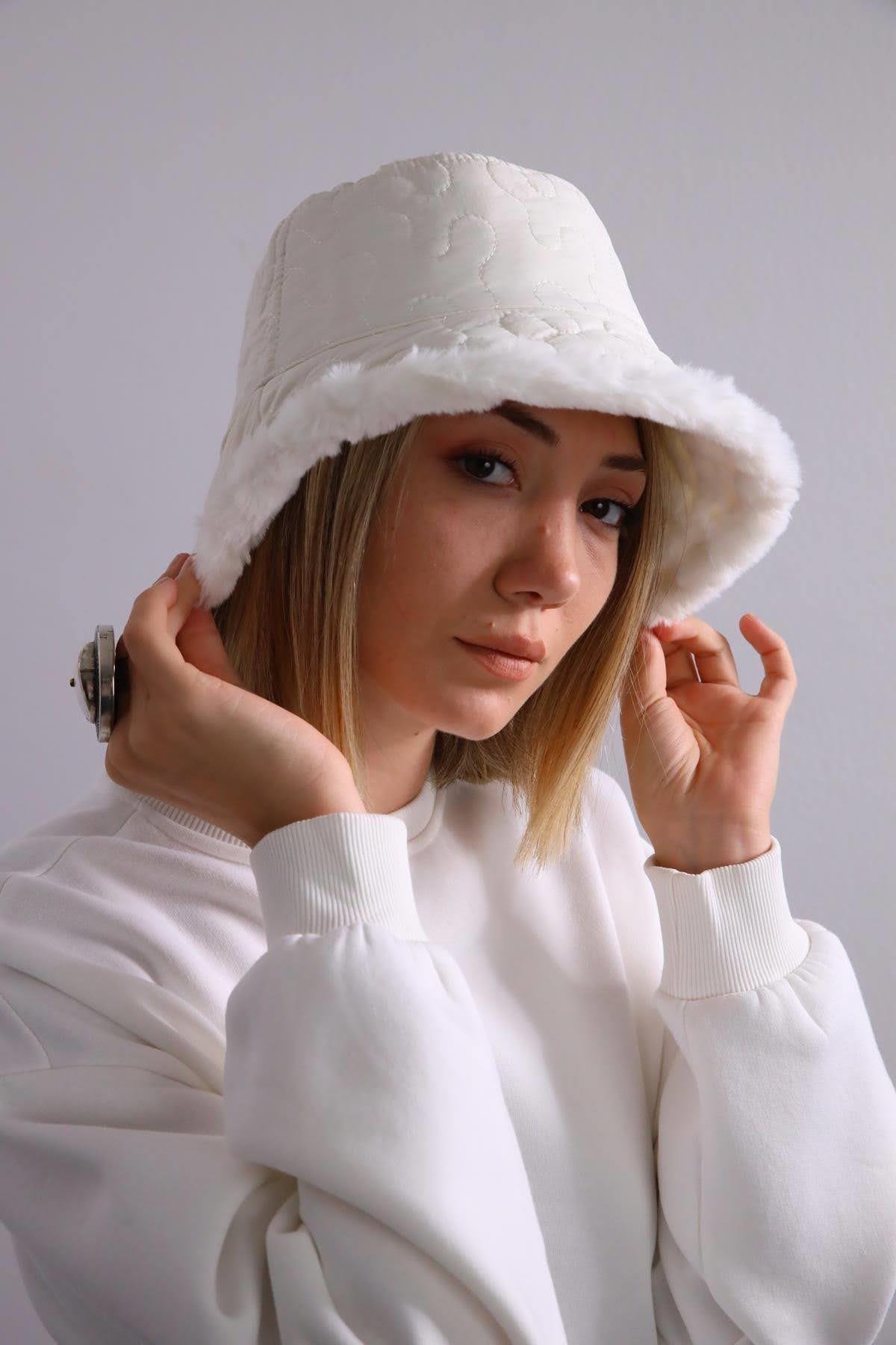  Beyaz Kapitone Bucket Şapka