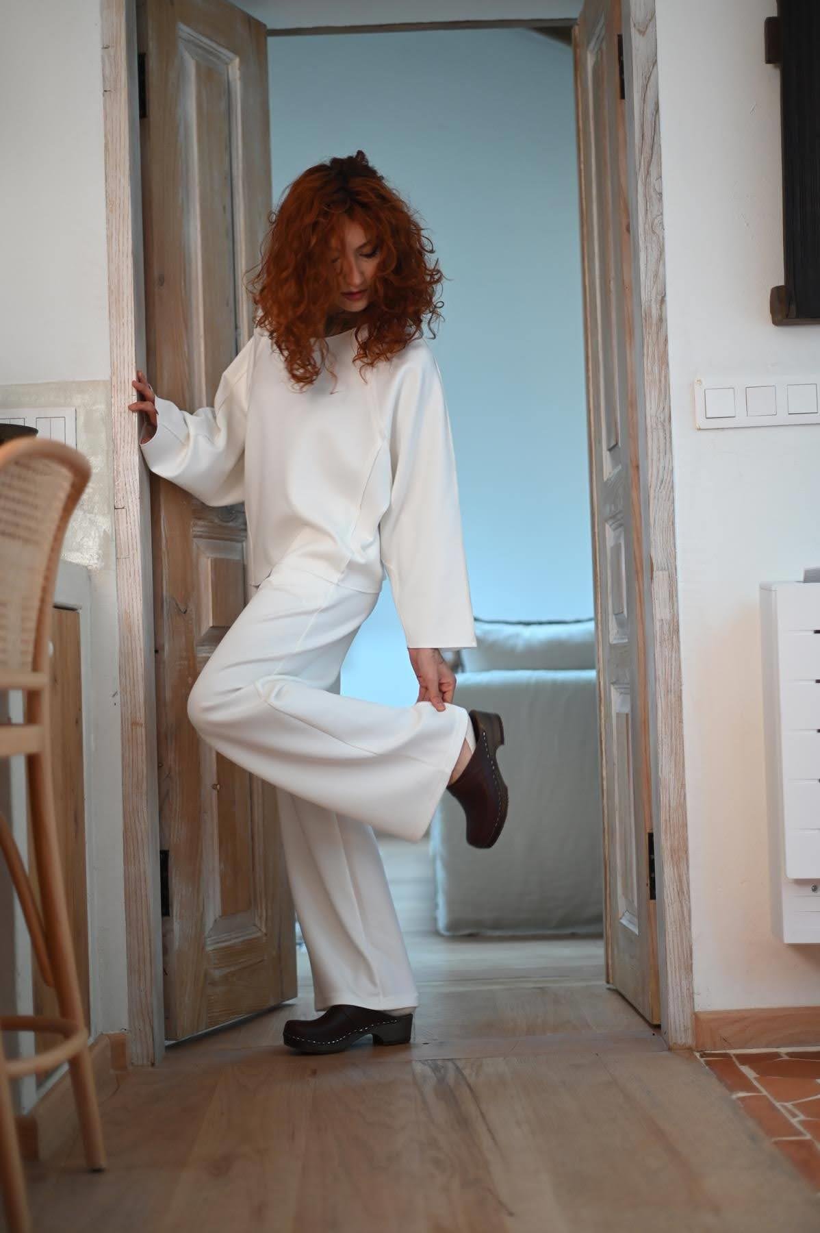 Beyaz Asimetrik Dikiş Detaylı Sweat Takım