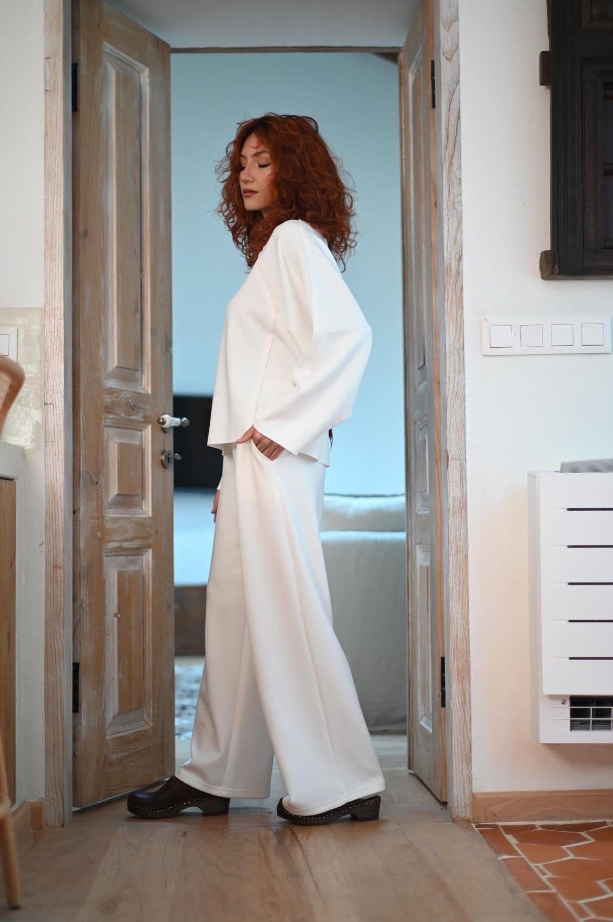 Beyaz Asimetrik Dikiş Detaylı Sweat Takım