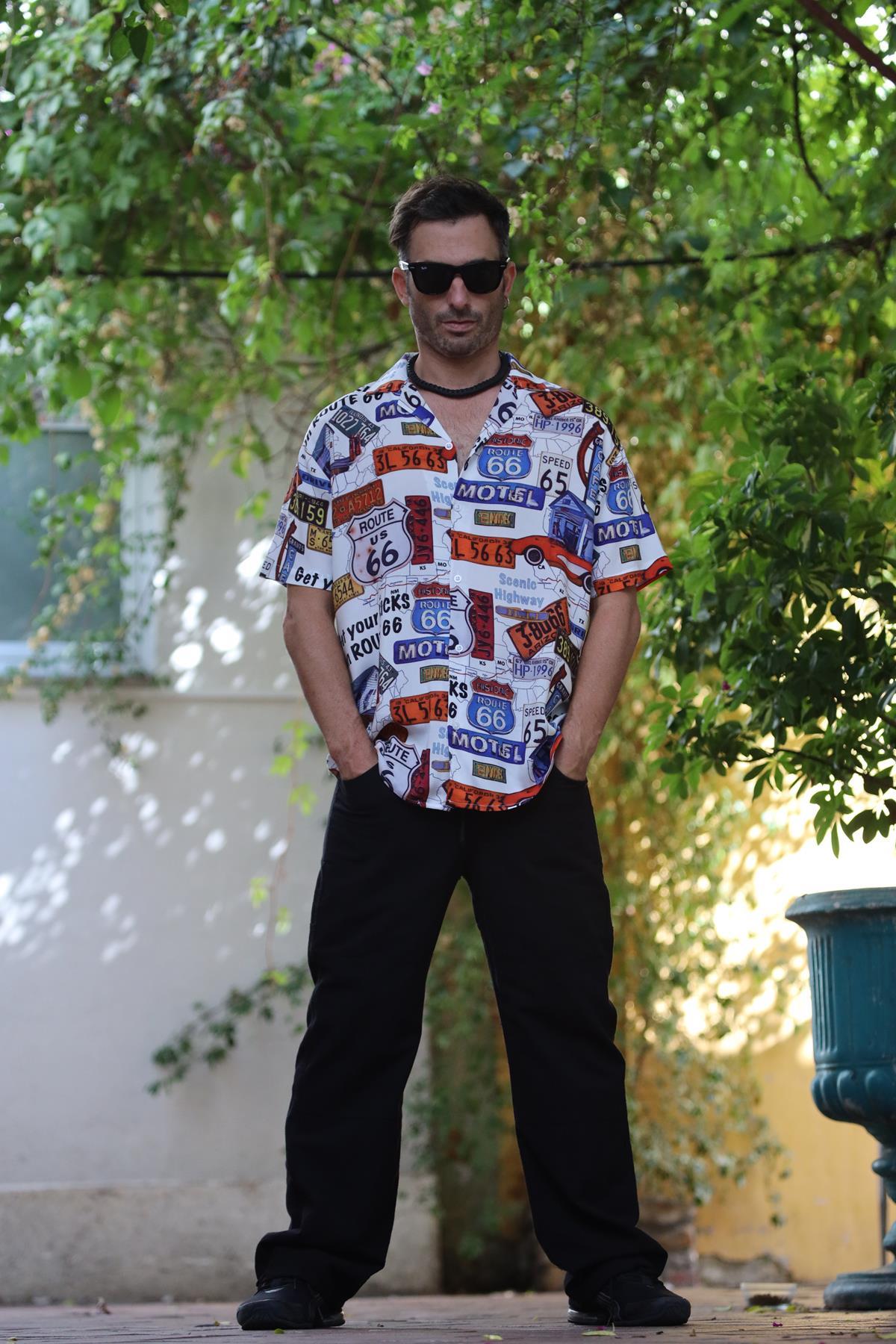 Beyaz Desenli Kısa Kollu Erkek Gömlek