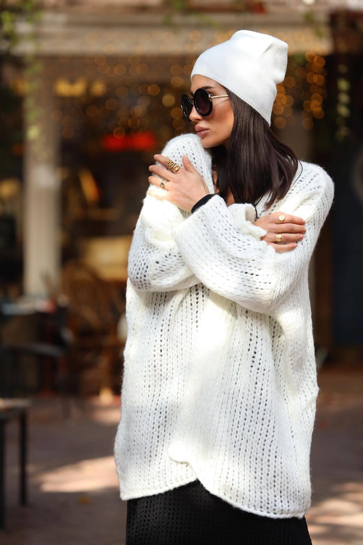 Beyaz Kalın Yün Hırka