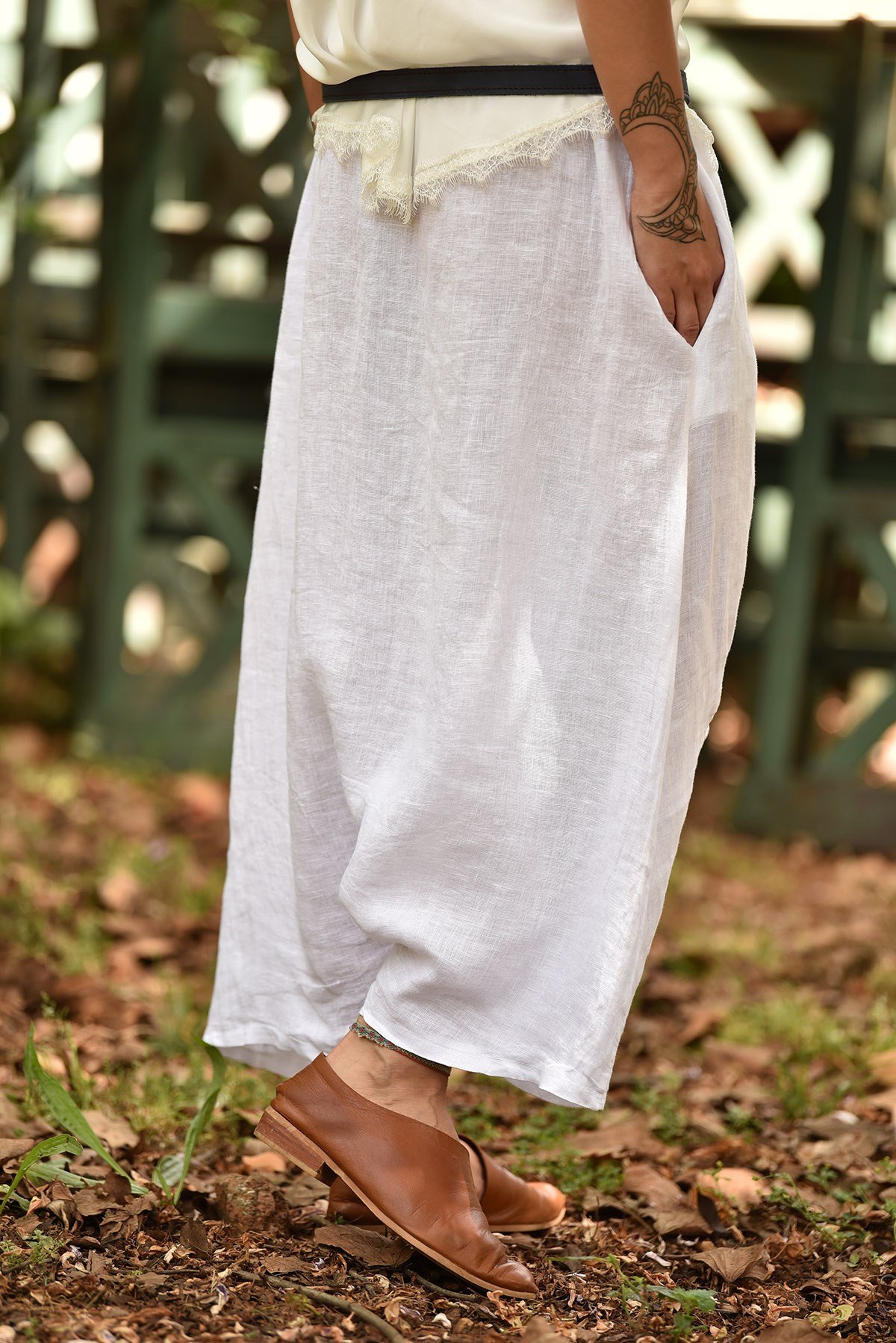 Beyaz Önü Dikişli Keten Şalvar