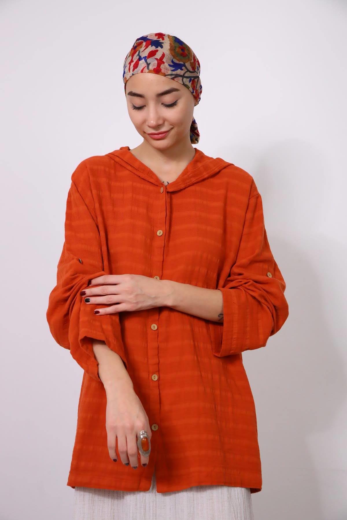  Kiremit Rengi Kapüşonlu Müslin Gömlek