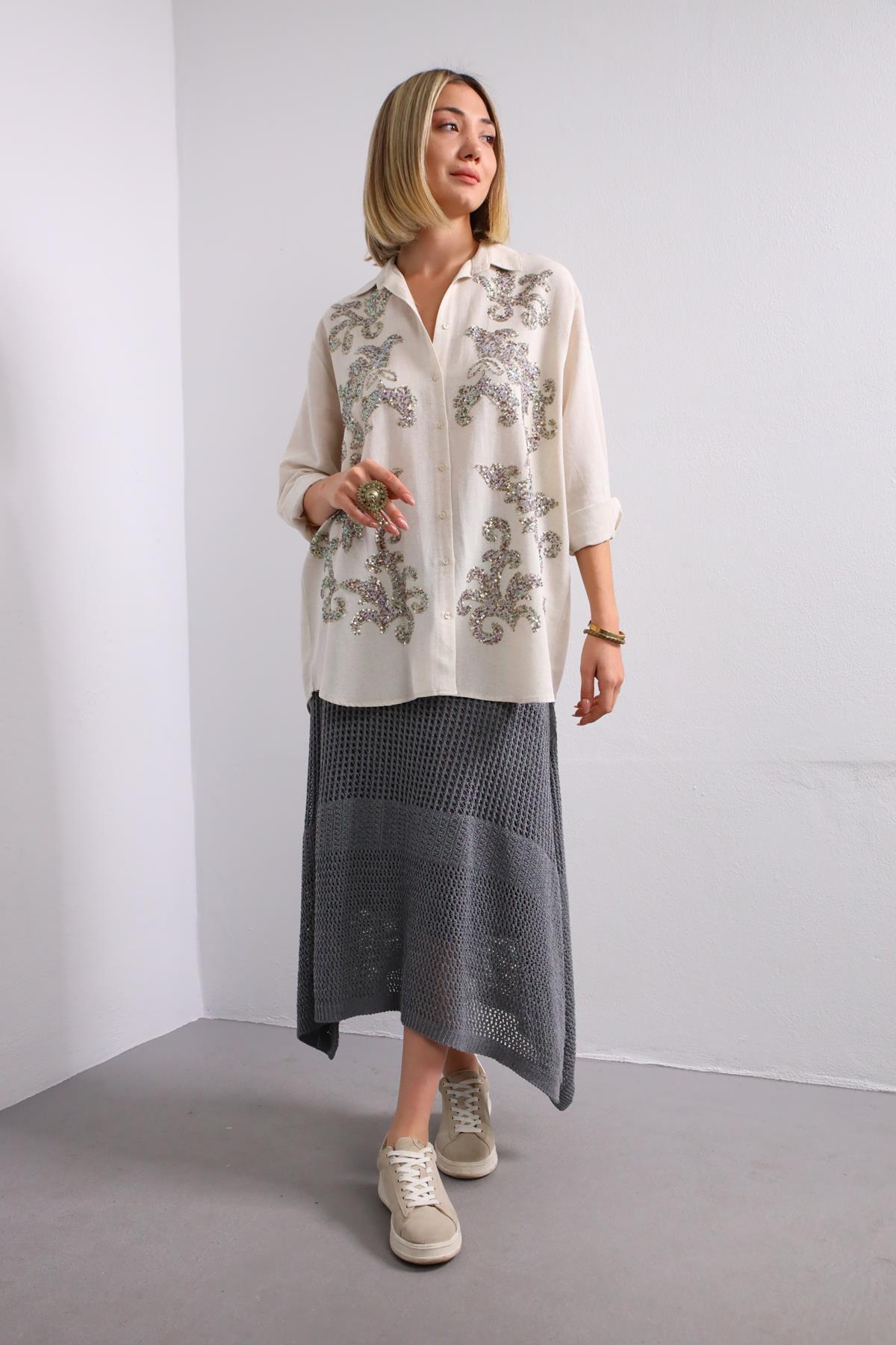  Krem Rengi Pul İşlemeli Yuvarlak Kesim Gömlek