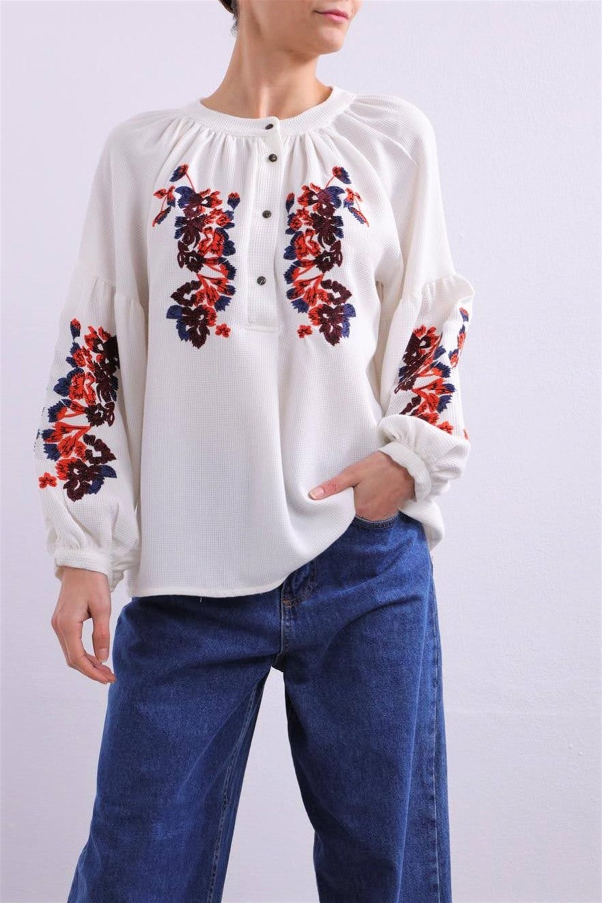 White Flower Embroidered Bishop Sleeve Blouse - Saman Butik | Shop Online White Flower Embroidered Bishop Sleeve Blouse