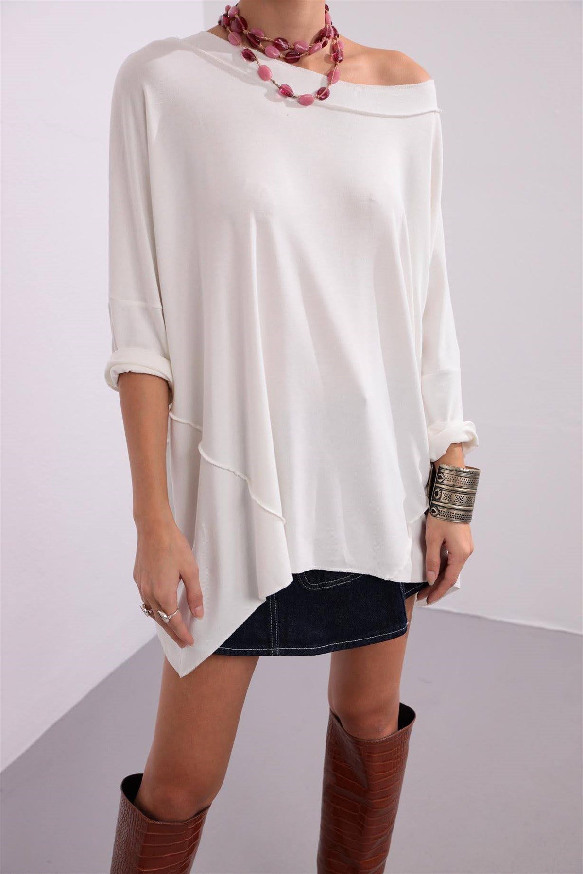 Beyaz Kayık Yaka Dikişli Bluz - Şaman Butik - Bohem Giyim ve Aksesuar | Kadın & Erkek Beyaz Kayık Yaka Dikişli Bluz