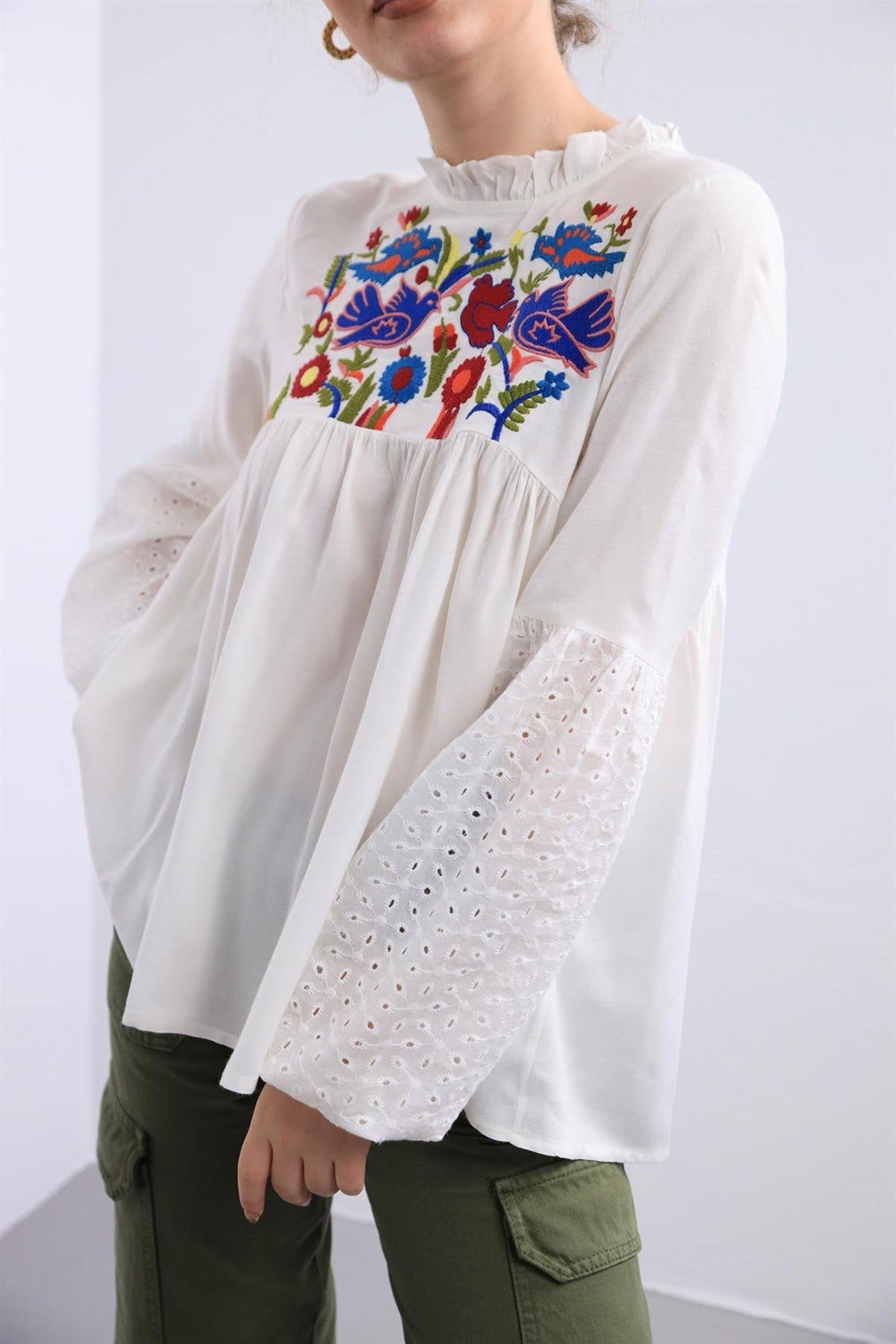 White Bird Figure Perforated Sleeves Blouse - Saman Butik | Shop Online White Bird Figure Perforated Sleeves Blouse