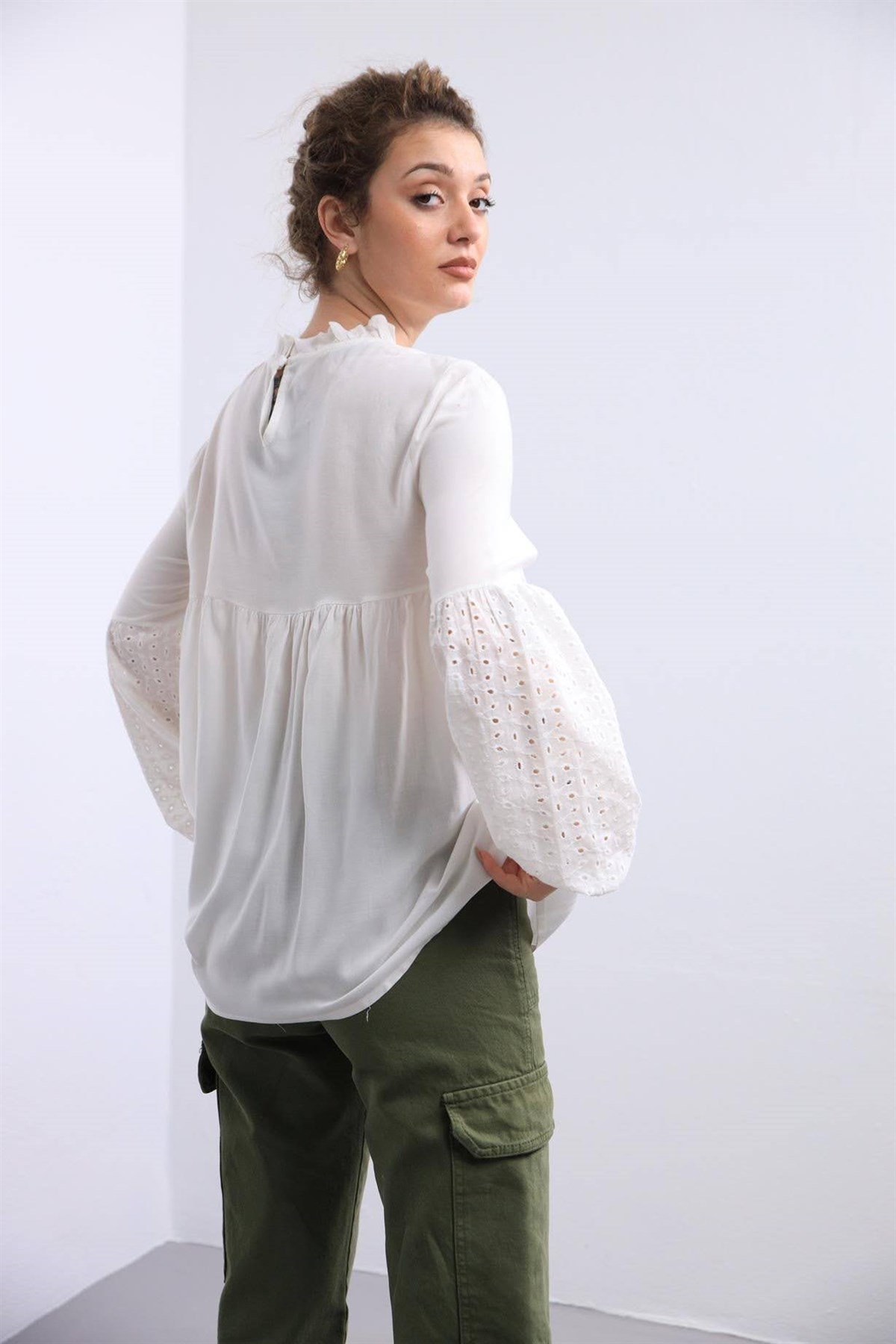 White Bird Figure Perforated Sleeves Blouse - Saman Butik | Shop Online White Bird Figure Perforated Sleeves Blouse